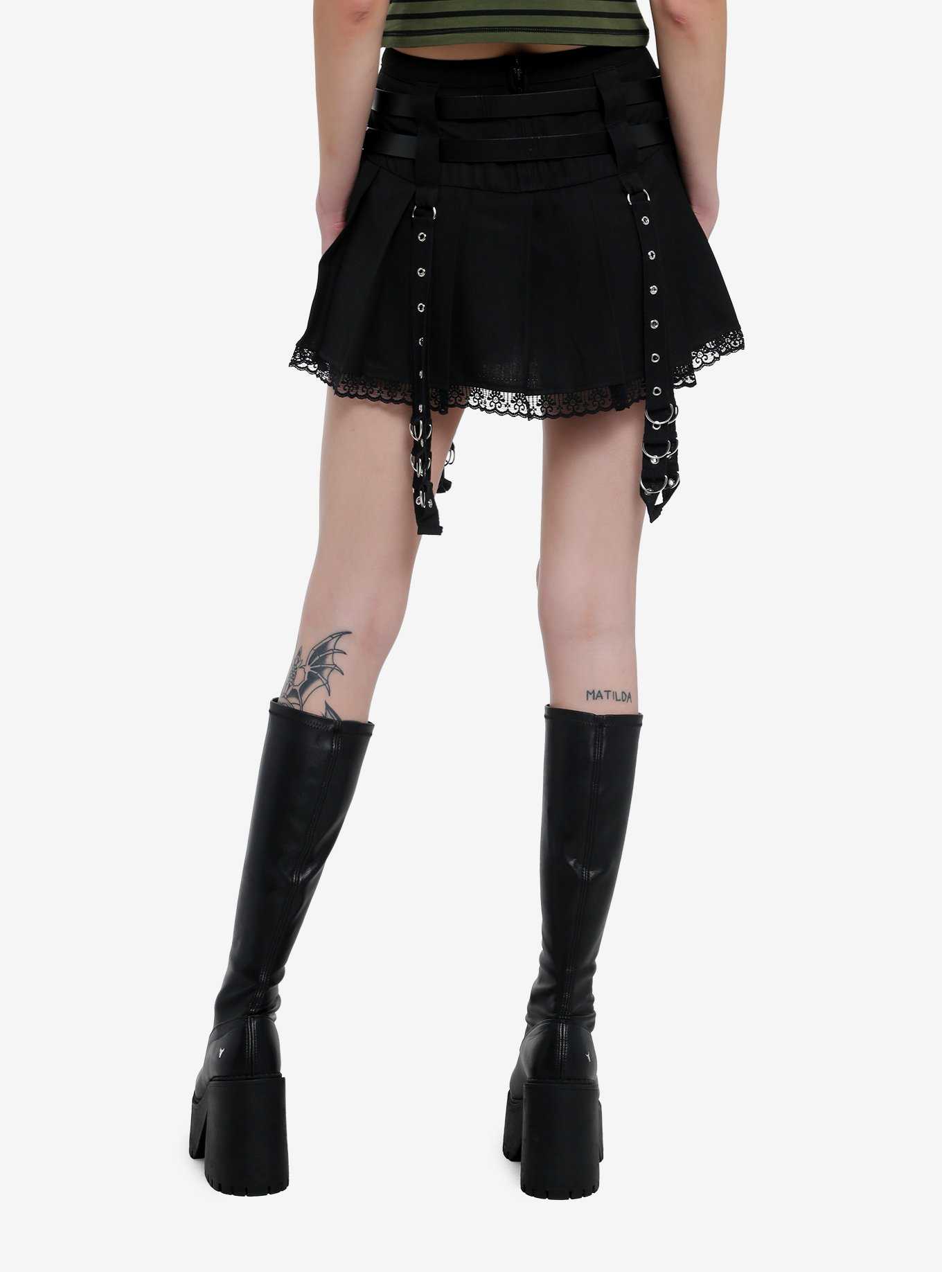 Social Collision Black Grommet Strap Pleated Skirt With Belt, , hi-res