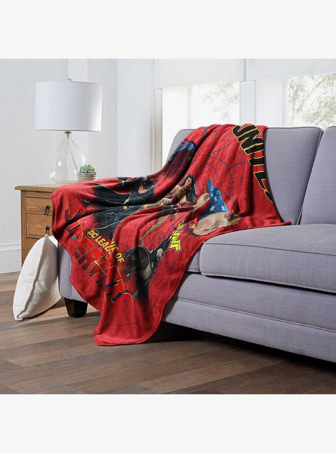 DC League Of Super-Pets Super Pet Team Silk Touch Throw Blanket, , alternate