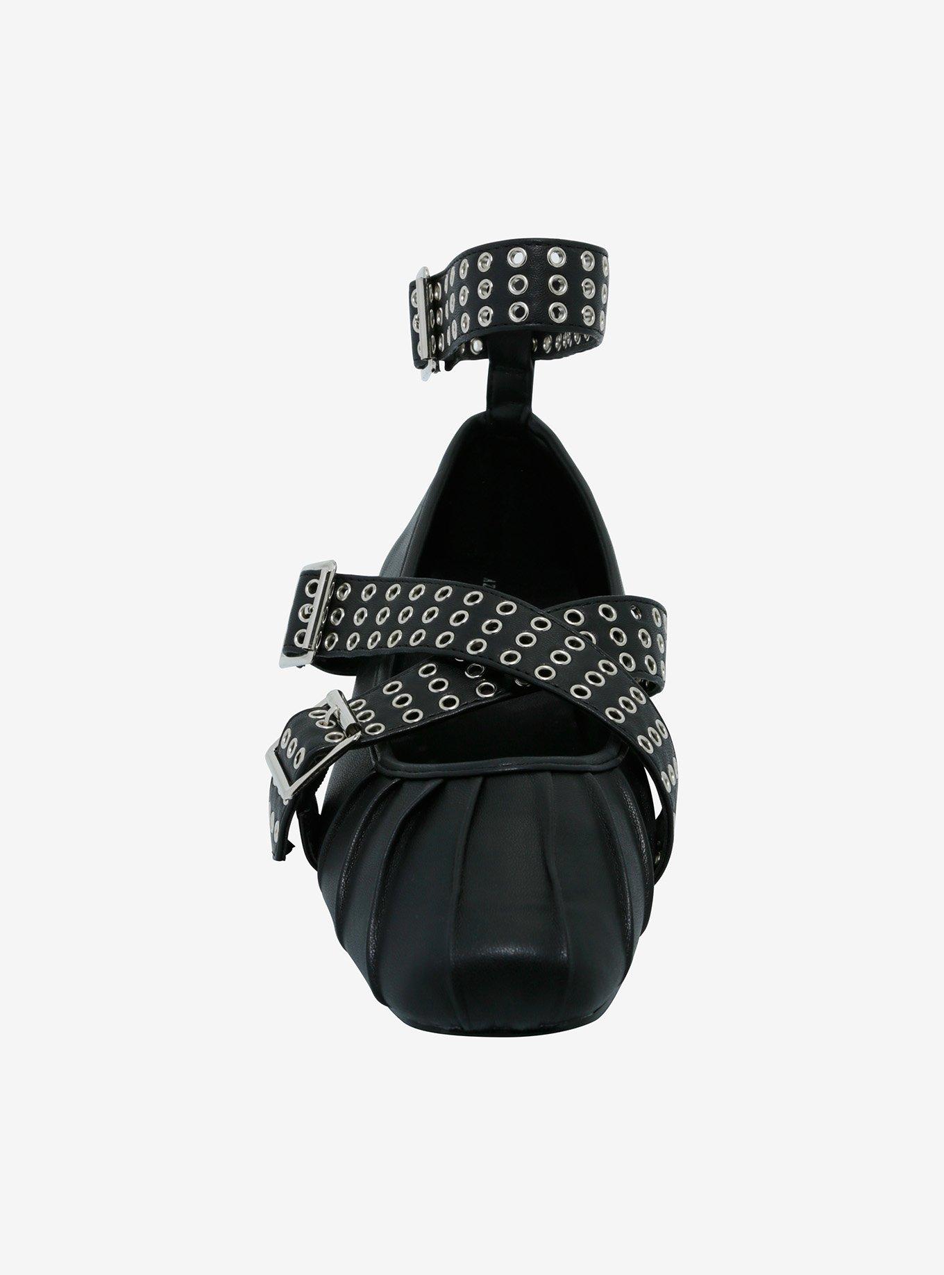 Azalea Wang Black Grommet Buckle Ballet Flats