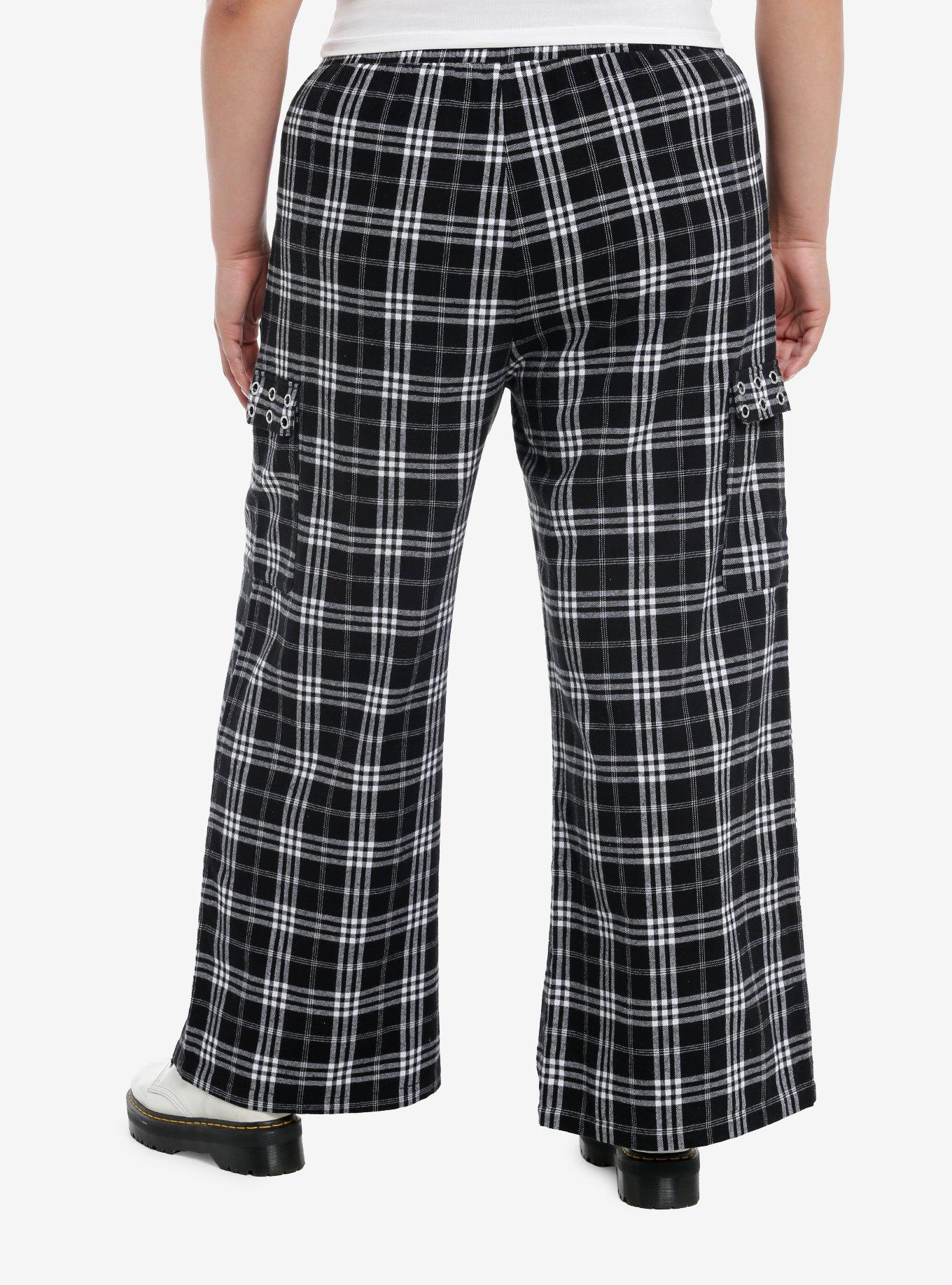 Black & White Flannel Grommet Cargo Pocket Lounge Pants Plus Size, , hi-res