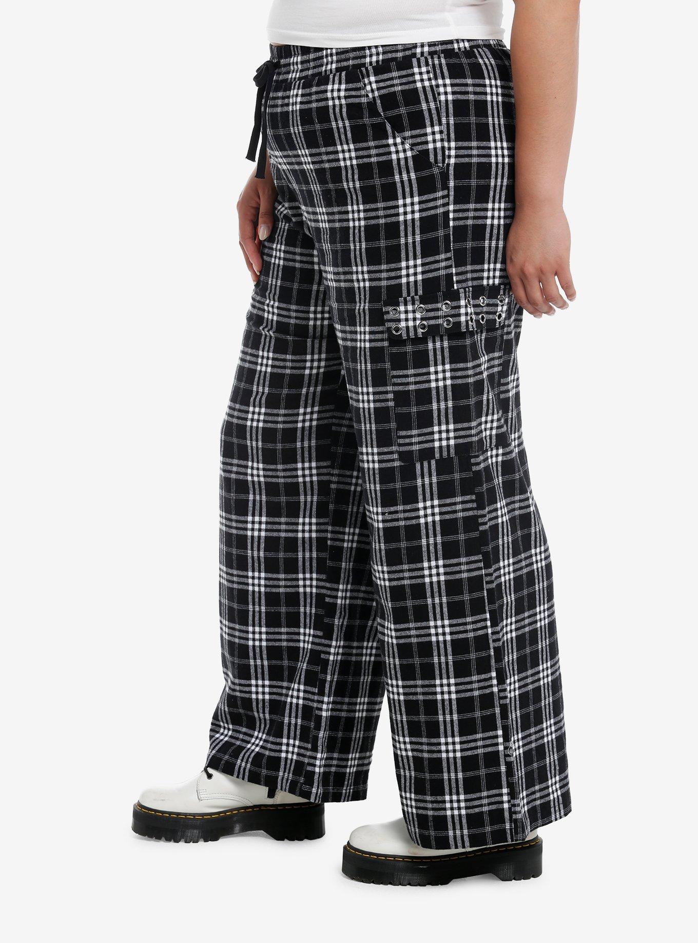 Black & White Flannel Grommet Cargo Pocket Lounge Pants Plus Size, BLACK, alternate