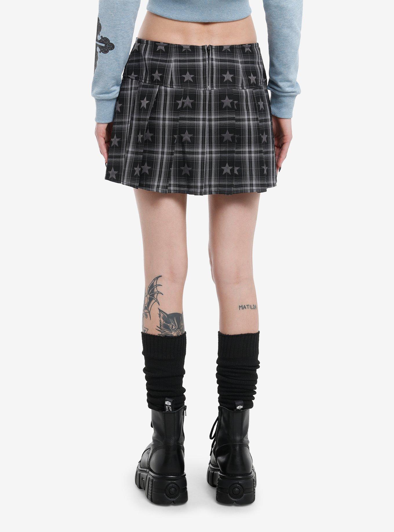 Social Collision Grey Star Plaid Grommet Skirt