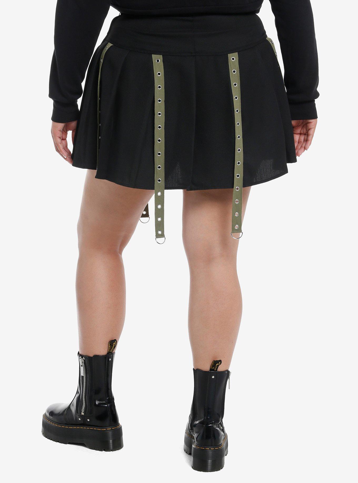 Social Collision Black & Green Grommet Tape Pleated Skirt Plus Size, , hi-res