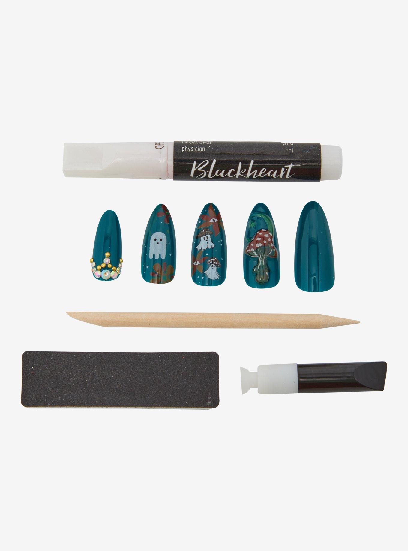 Blackheart Spooky Cottagecore Faux Nail Set