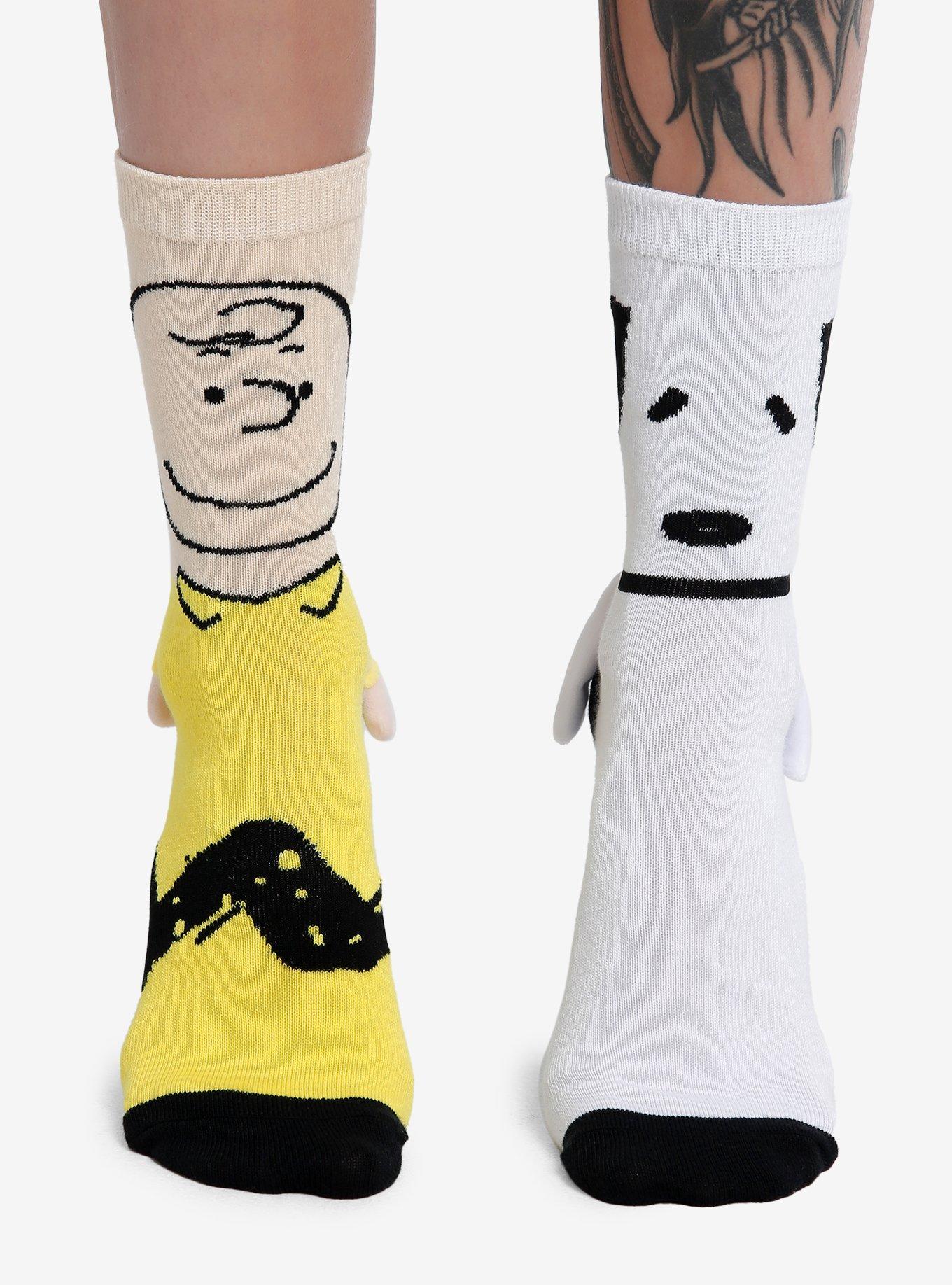 Peanuts Snoopy & Charlie Brown Magnetic Arms Mismatch Crew Socks, , alternate