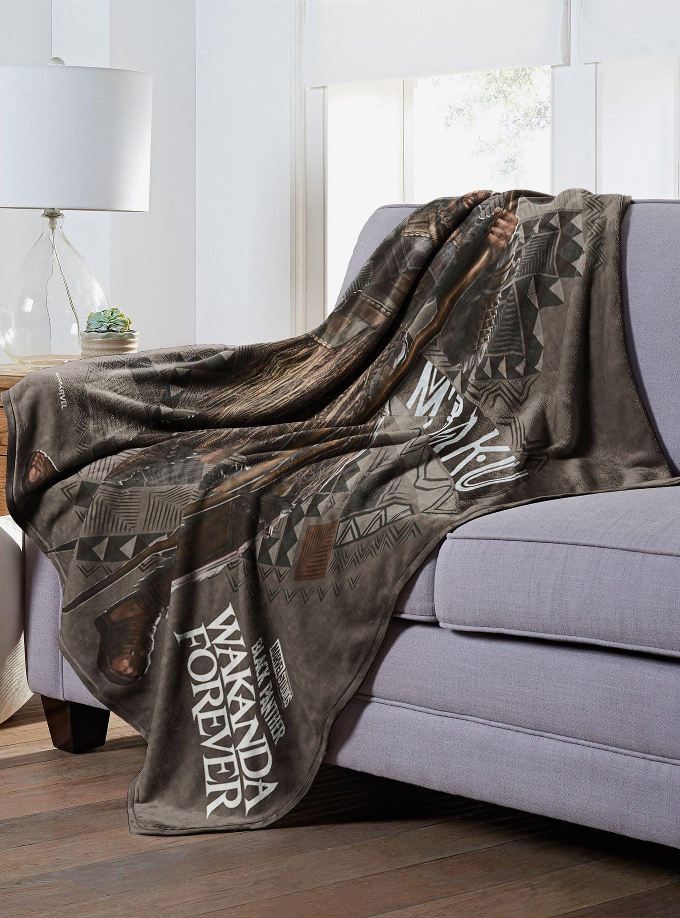 Marvel Black Panther Mbaku Silk Touch Throw Blanket, , alternate