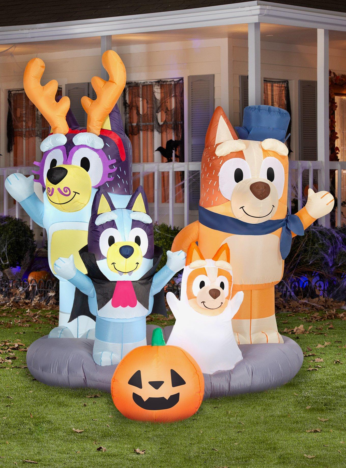 Bluey and Family Scene Inflatable Decor