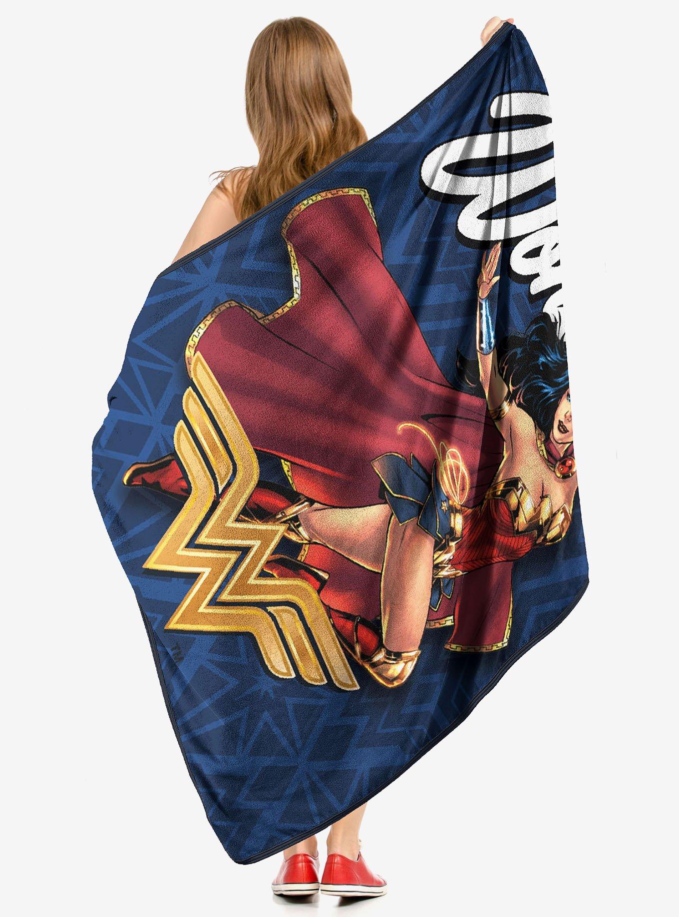 DC Comics Wonder Woman Believe In Wonder Micro Raschel Throw, , alternate