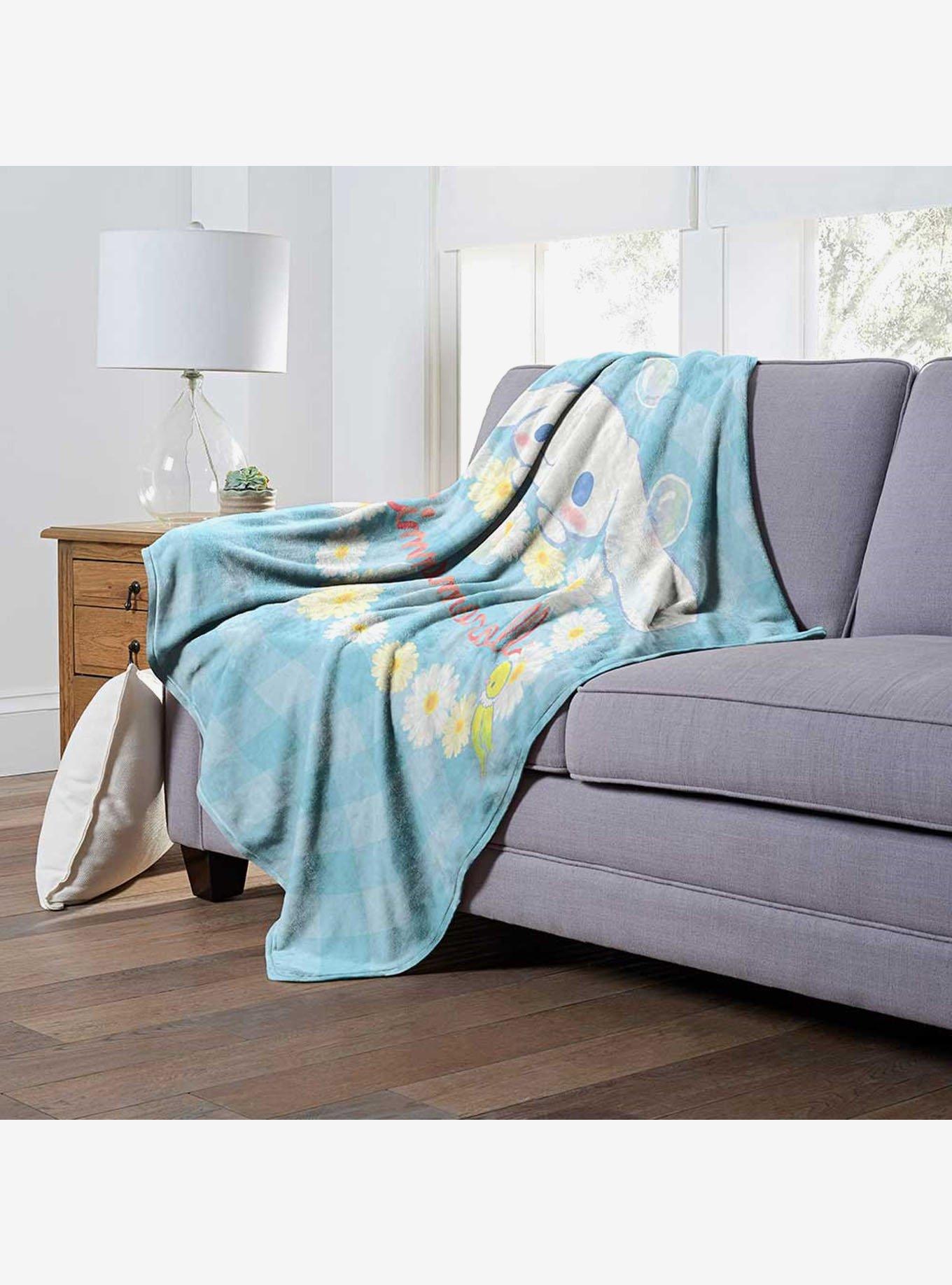 Cinnamoroll Daisy Blues Silk Touch Throw Blanket, , alternate