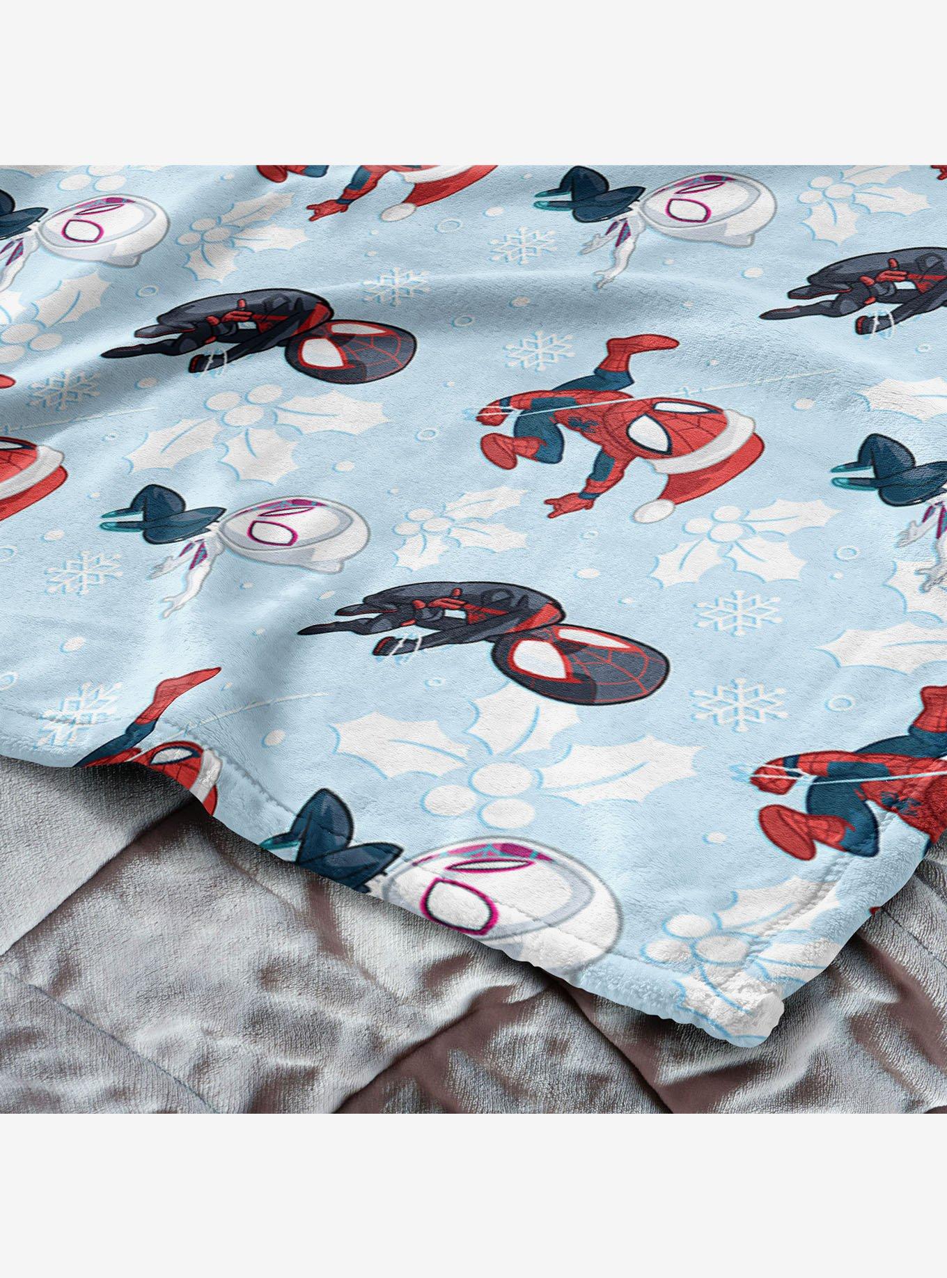 Marvel Spider-Man Winter Spidey 40x50" Silk Touch Throw Blanket, , alternate