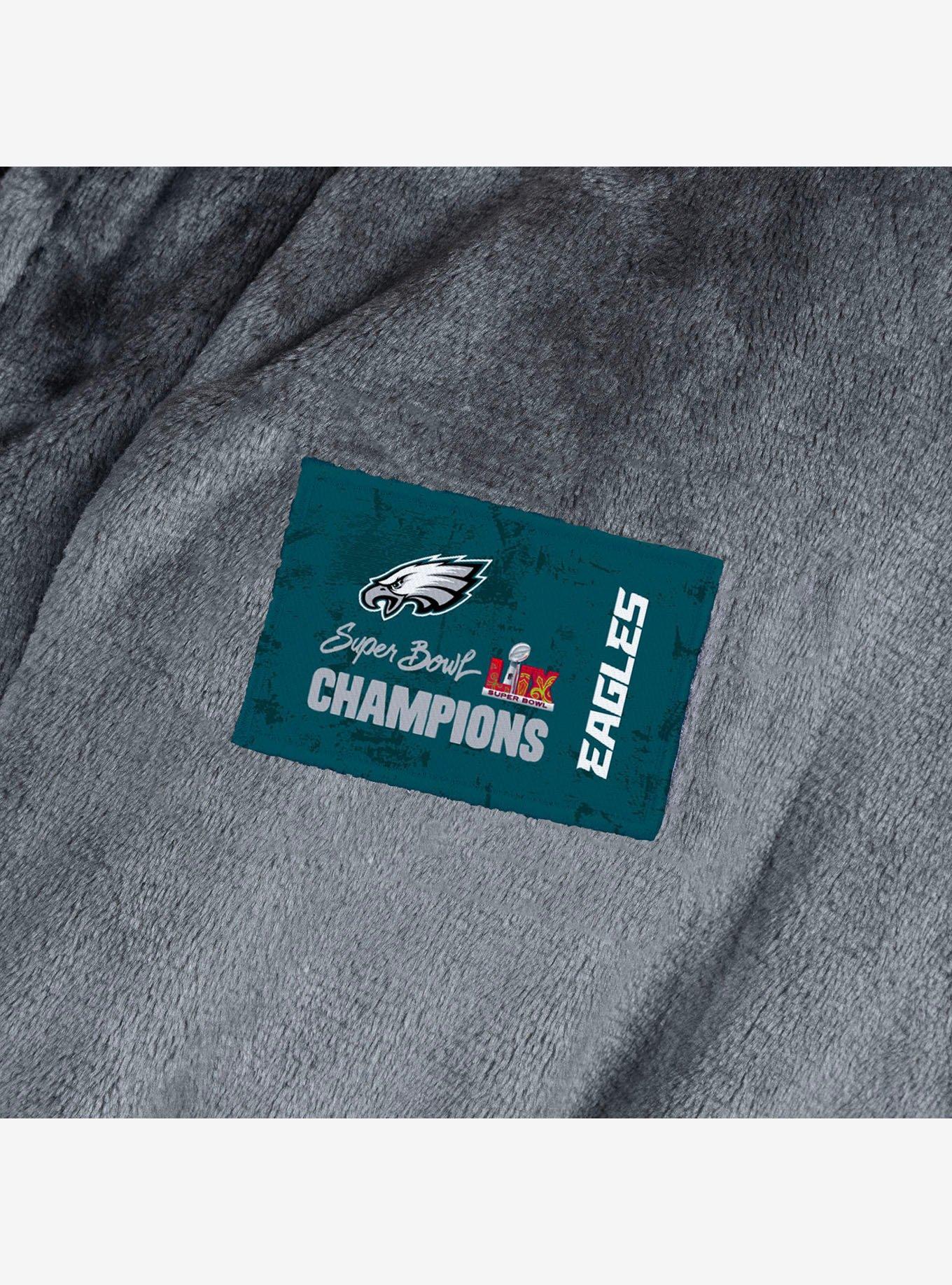 NFL 2025 Super Bowl LIX Philadelphia Eagles Nola S/M Silk Touch Robe, , alternate