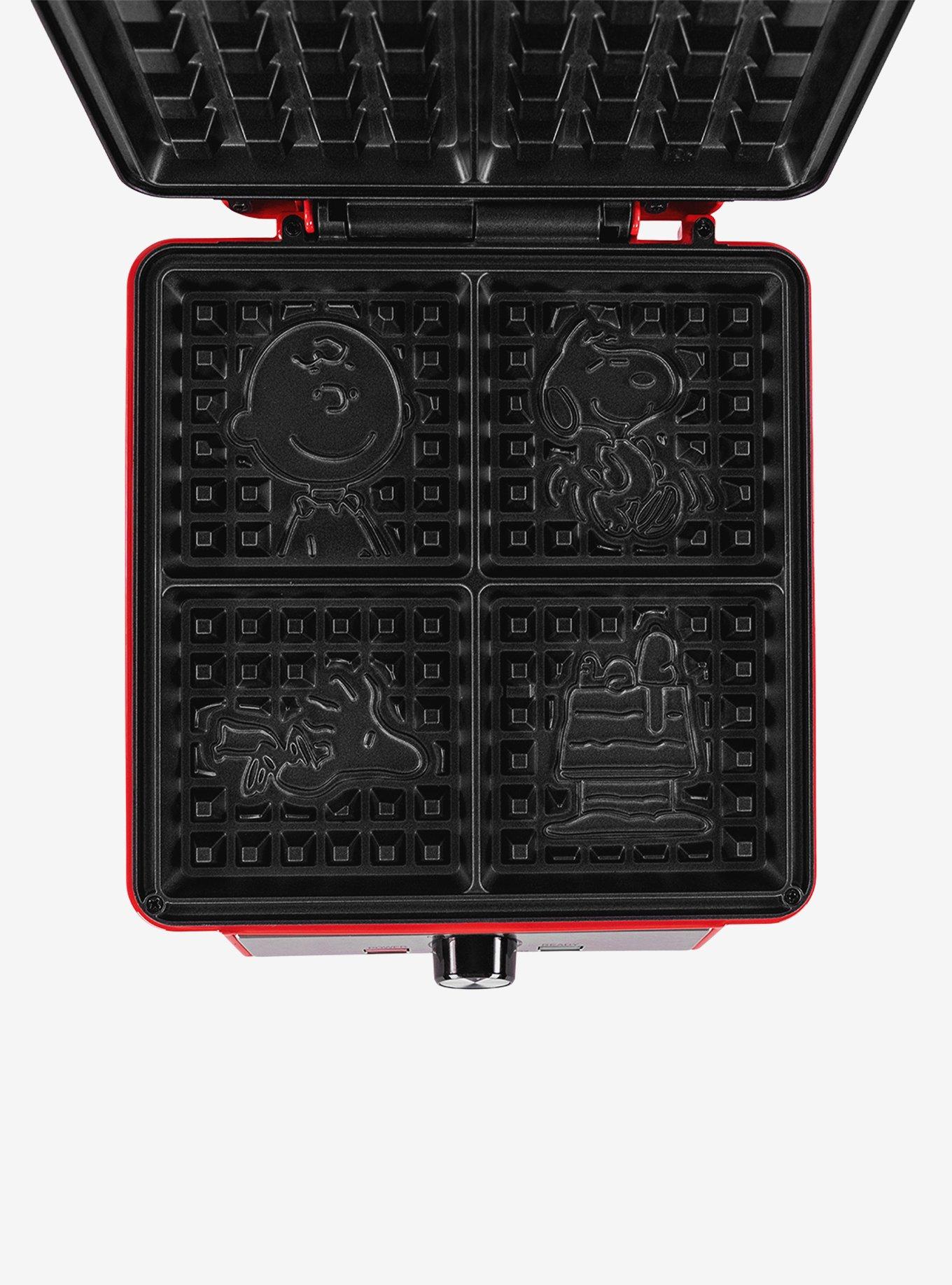 Peanuts Snoopy & Woodstock Deluxe Waffle Maker, , alternate
