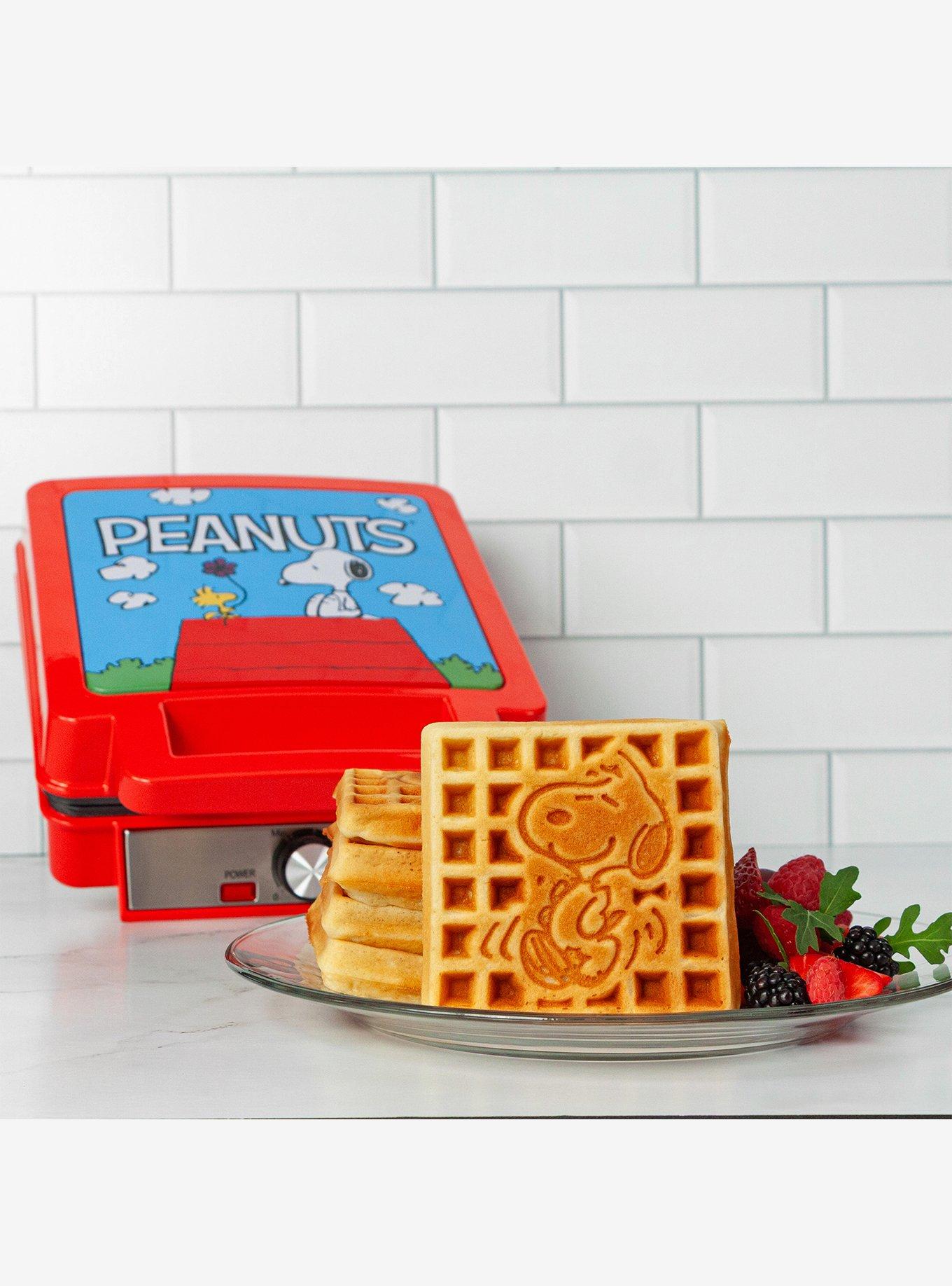 Peanuts Snoopy & Woodstock Deluxe Waffle Maker, , alternate