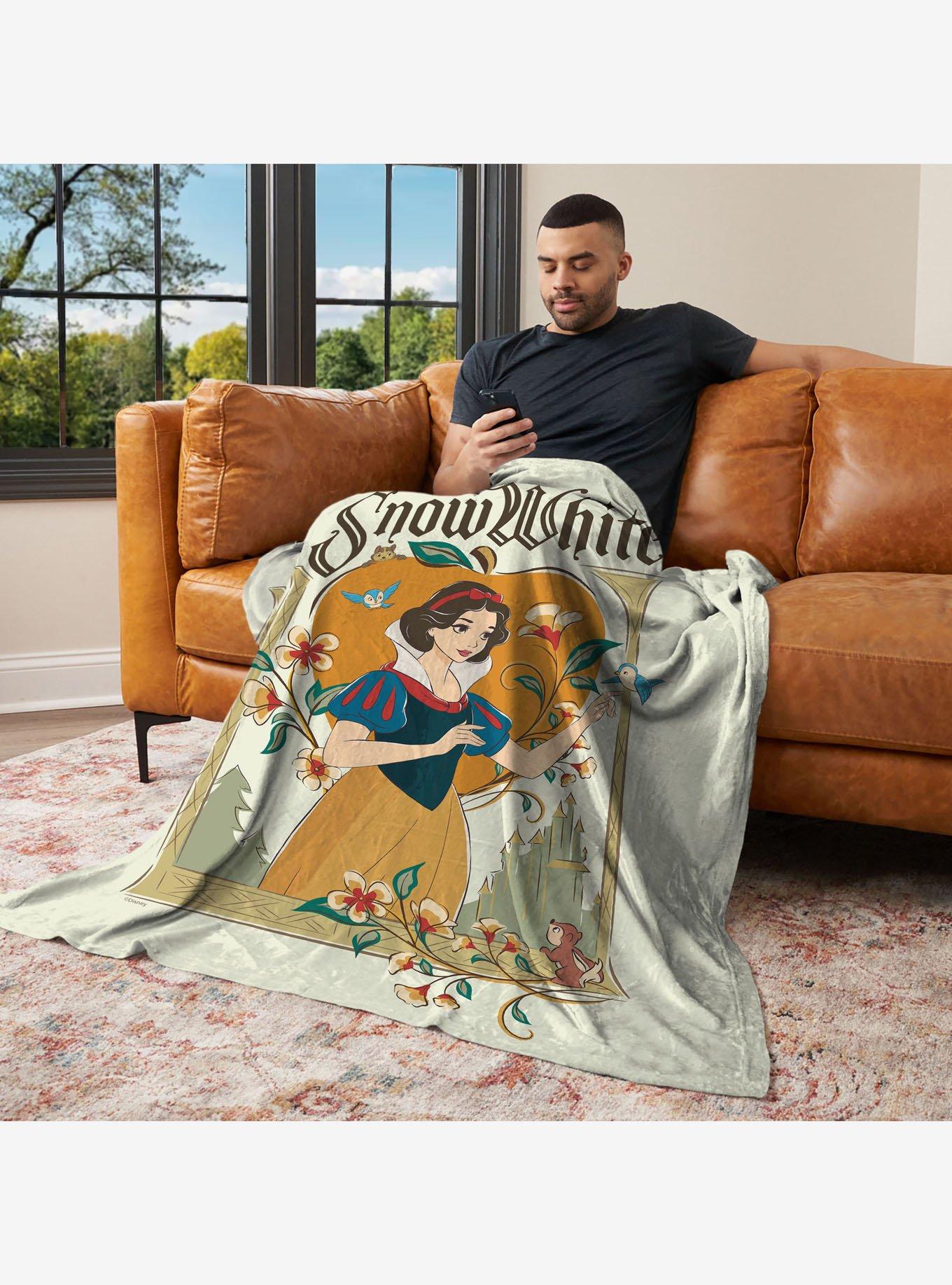 Disney Snow White Big Apple 40x50" Silk Touch Throw Blanket, , alternate