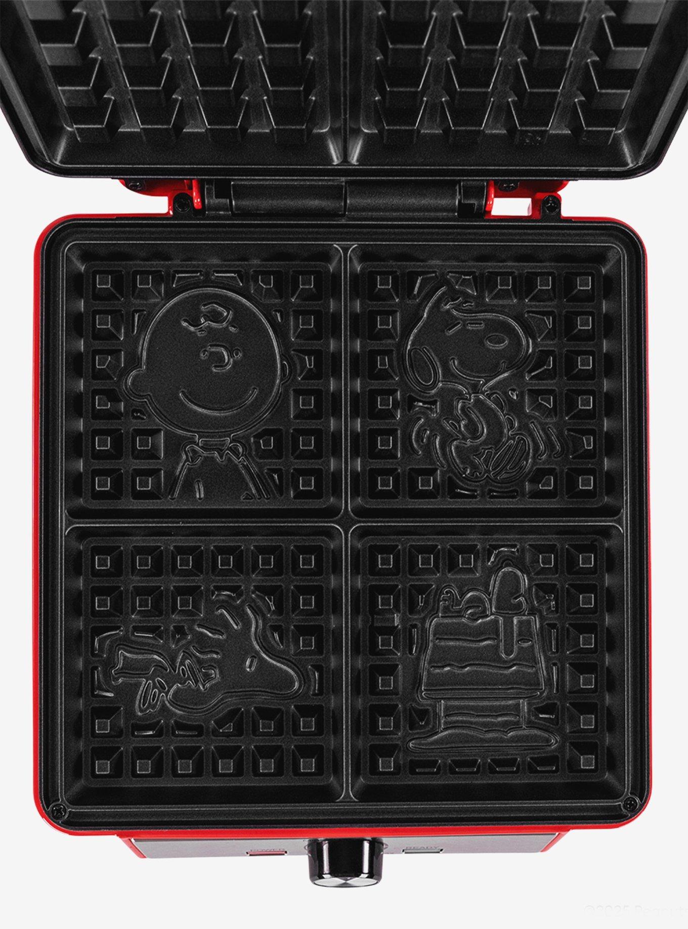 Peanuts Deluxe Waffle Maker, , alternate