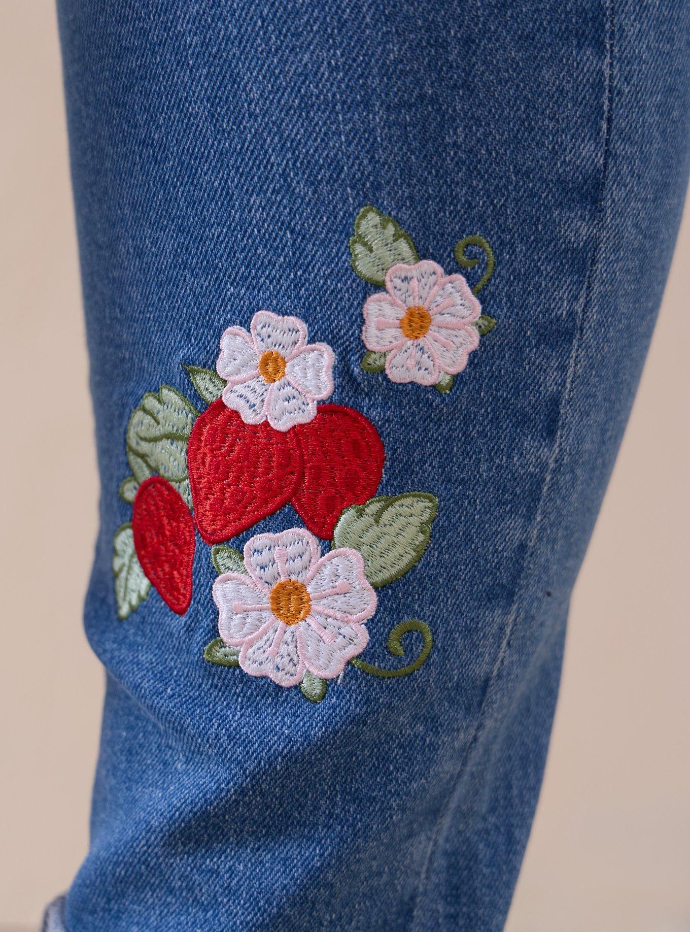 Strawberry Shortcake Berries & Blossoms Women's Plus Denim High-Waisted Mom Jeans — BoxLunch Exclusive
