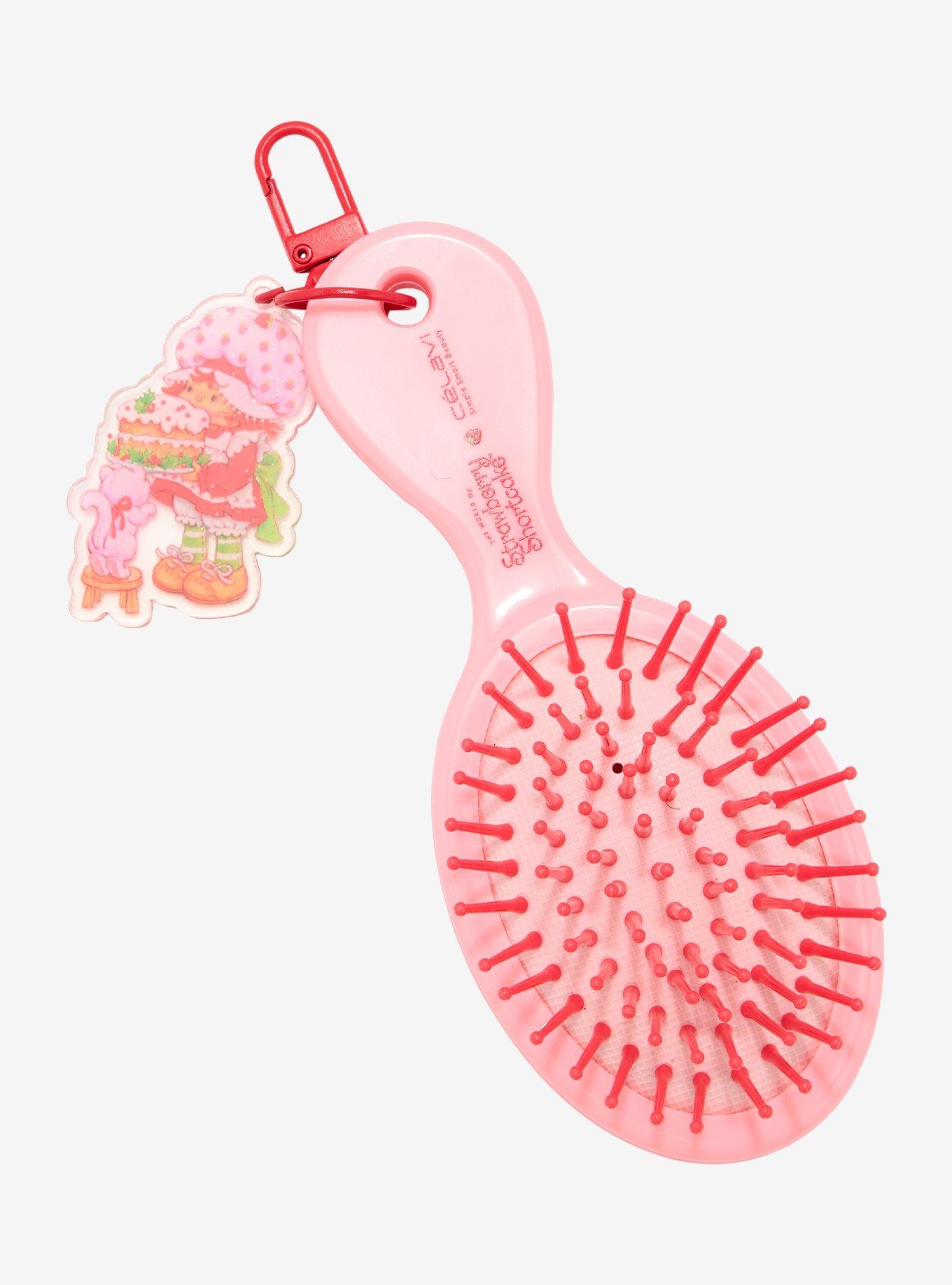 Célavi x Strawberry Shortcake Mini Brush with Charm