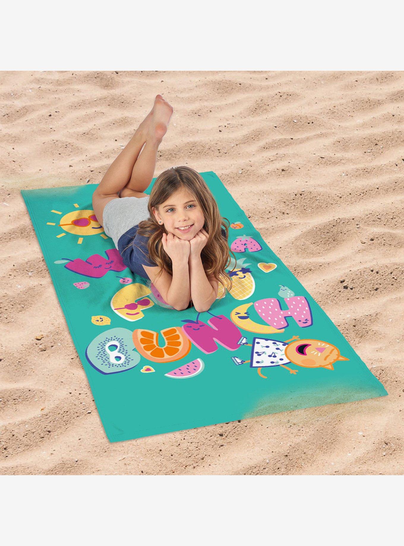 Peppa Pig Fun Bunch Microfiber Beach Towel, , hi-res