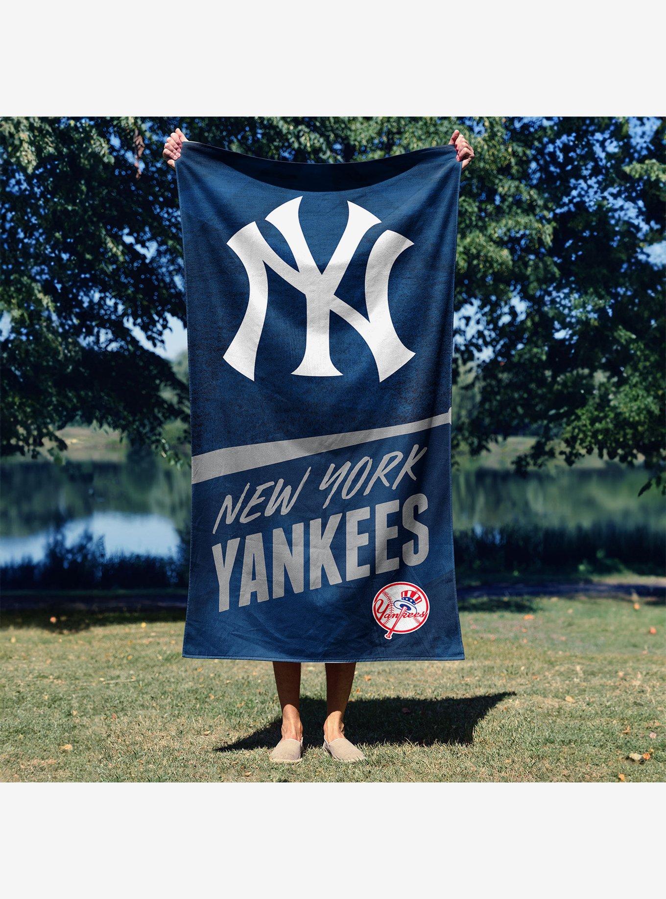 MLB New York Yankees Stretch Microfiber Beach Towel, , alternate