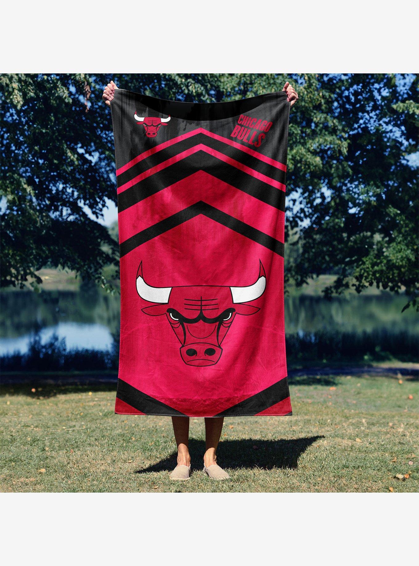 NBA Chicago Bulls Shatter Microfiber Beach Towel, , alternate