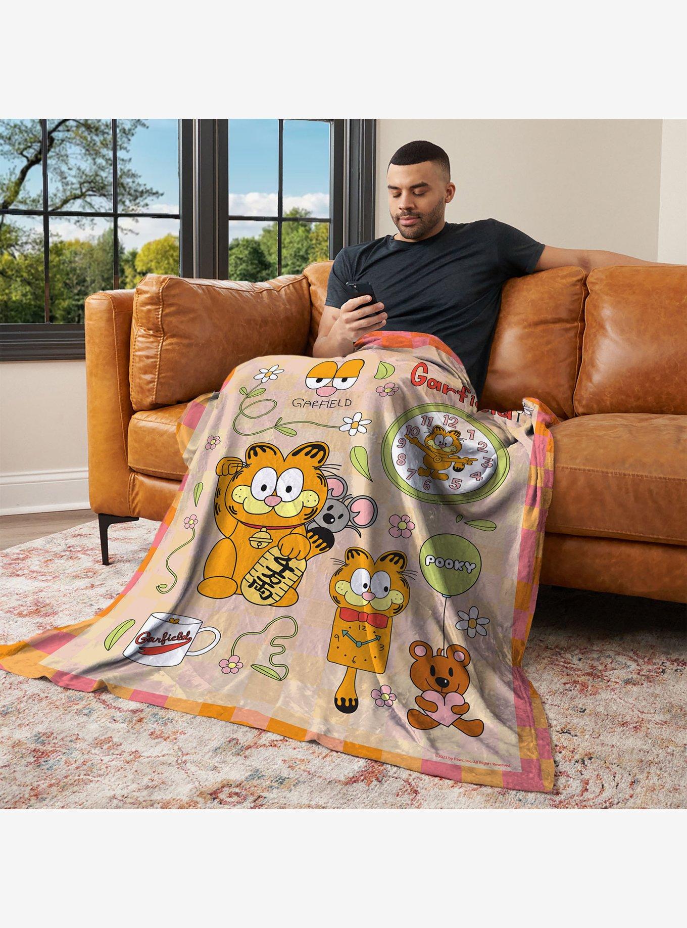 Garfield What Time Is It Silk Touch Throw Blanket, , alternate