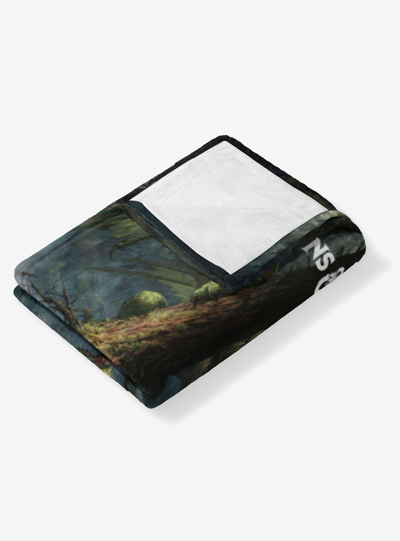 Dungeons & Dragons Epic Vision Owlbear vs Dragon Silk Touch Throw Blanket, , alternate