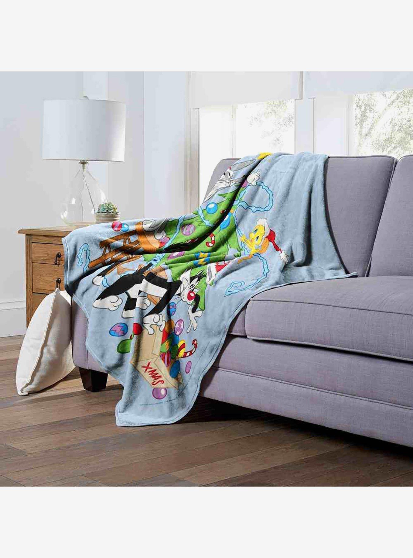 Looney Tunes Decoration Shenanigans Silk Touch Throw Blanket, , alternate