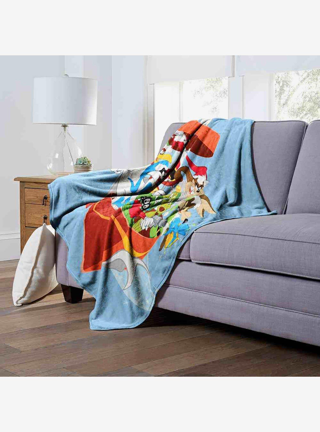 Looney Tunes Bursting Bundle Silk Touch Throw Blanket, , alternate