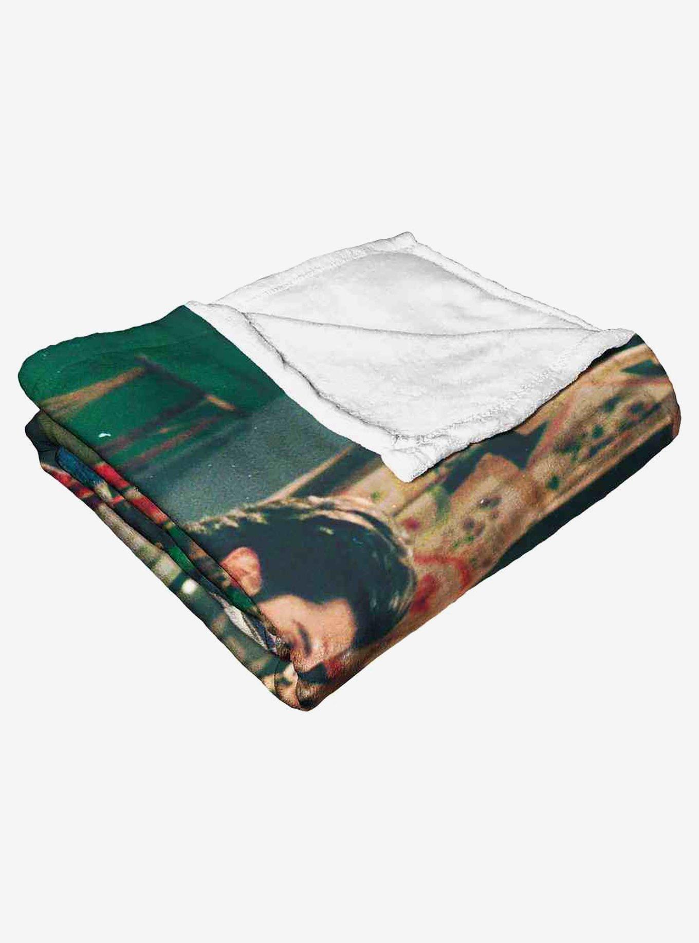 Friends Christmas Siblings Silk Touch Throw Blanket, , alternate