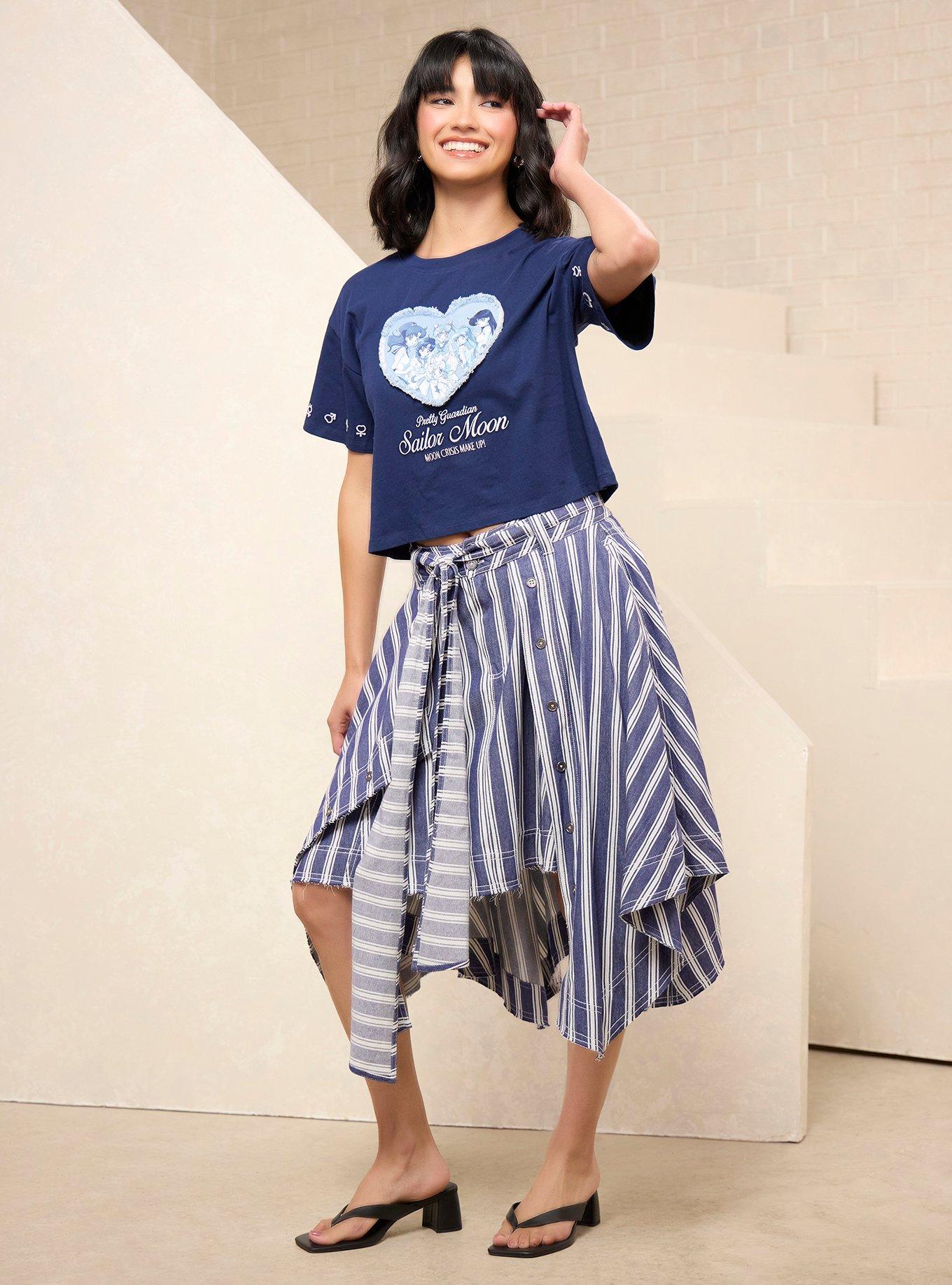 Pretty Guardian Sailor Moon Sailor Guardians Heart Women's Cropped T-Shirt - BoxLunch Exclusive, NAVY, alternate - view 2