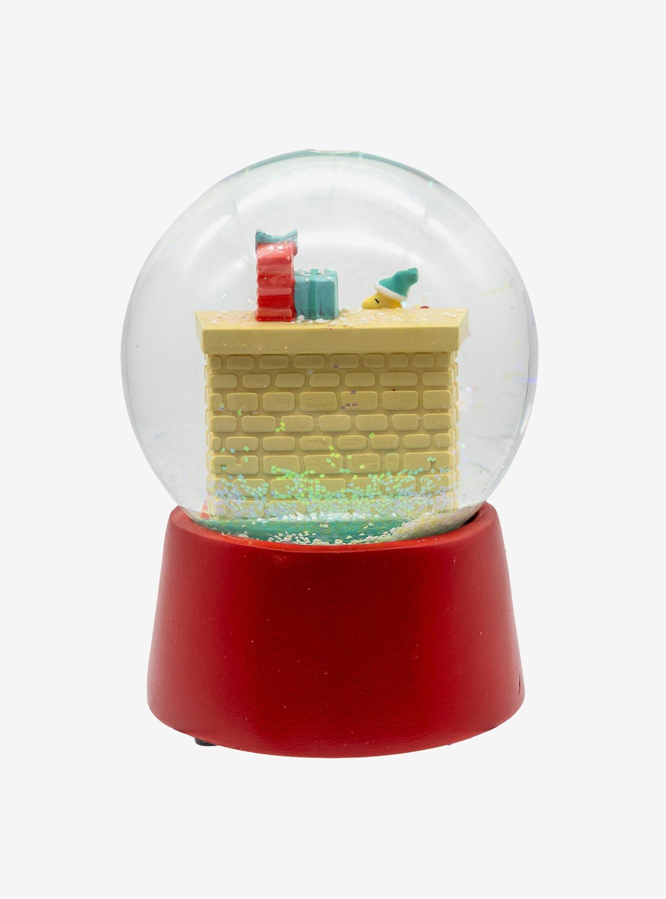 Peanuts Snoopy Fireplace 100MM Musical Water Globe