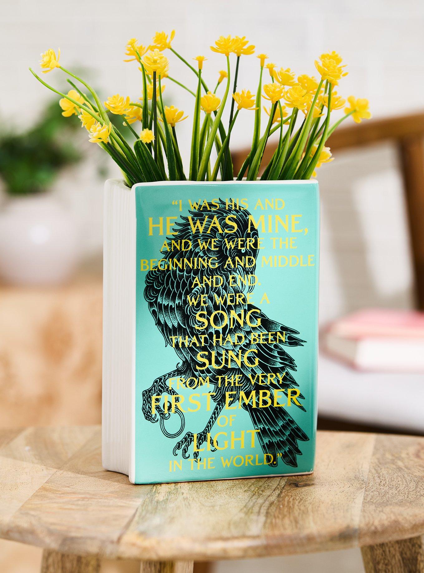 A Court of Mist and Fury Book Figural Vase