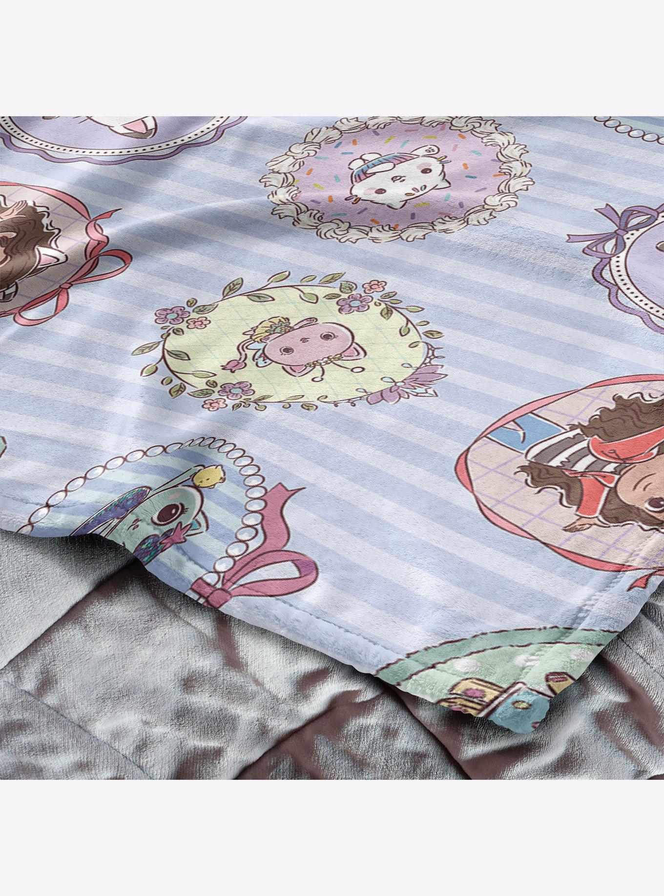 Gabby's Dollhouse Portrait Wall 50x60" Silk Touch Throw Blanket, , alternate