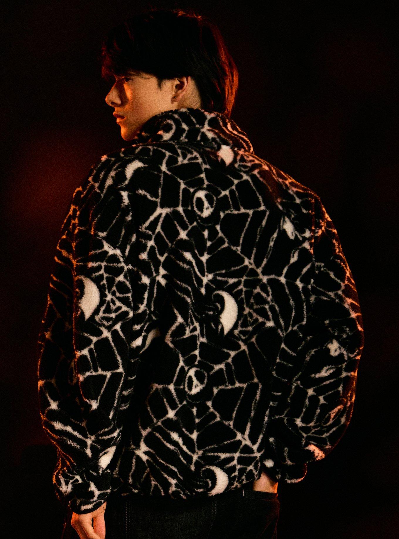 Our Universe Disney The Nightmare Before Christmas Jack Skellington Web Sherpa Jacket, BLACK  WHITE, alternate - view 3