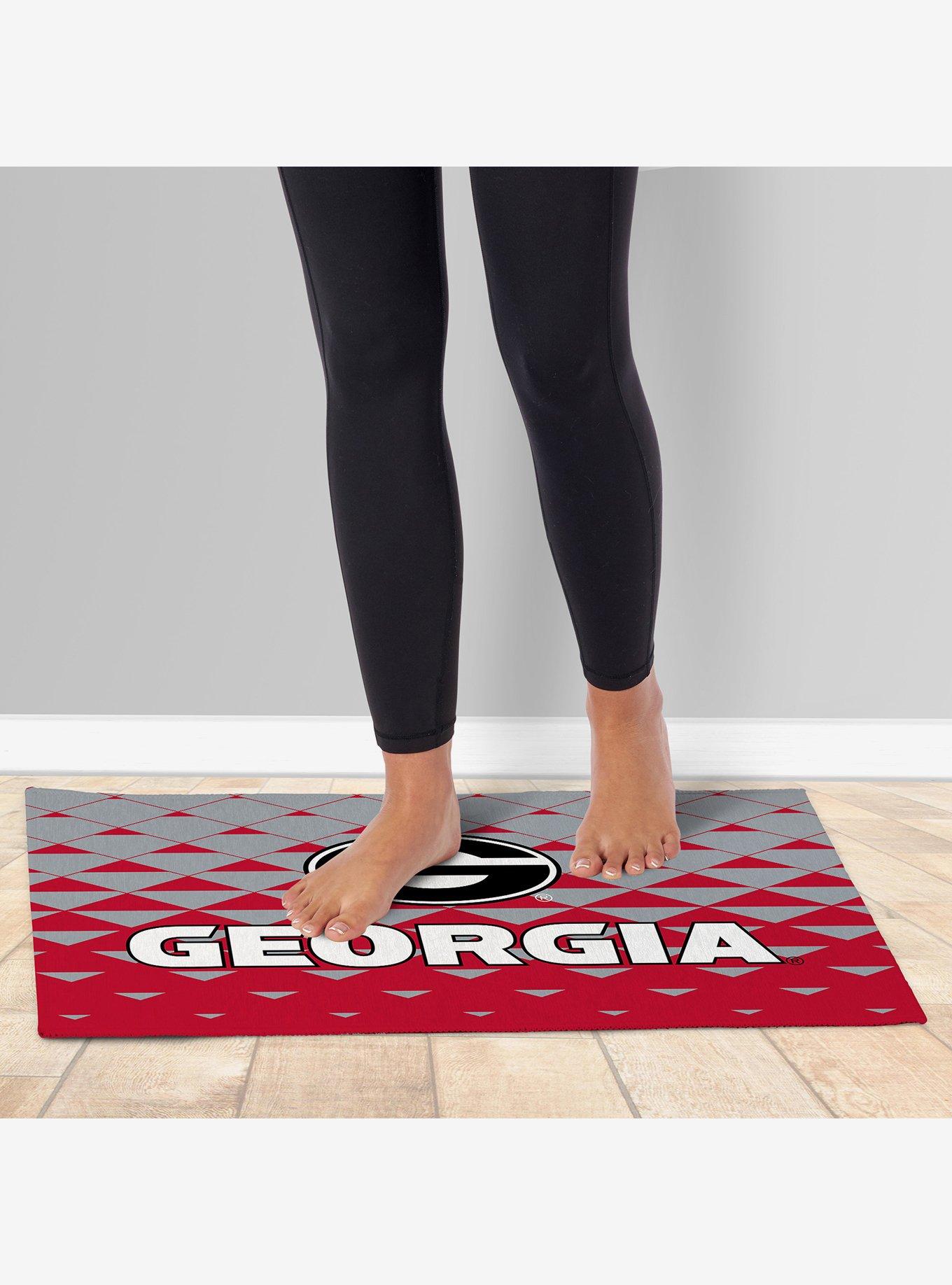NCAA Georgia Bulldogs Dropzone Washable Rug, , hi-res