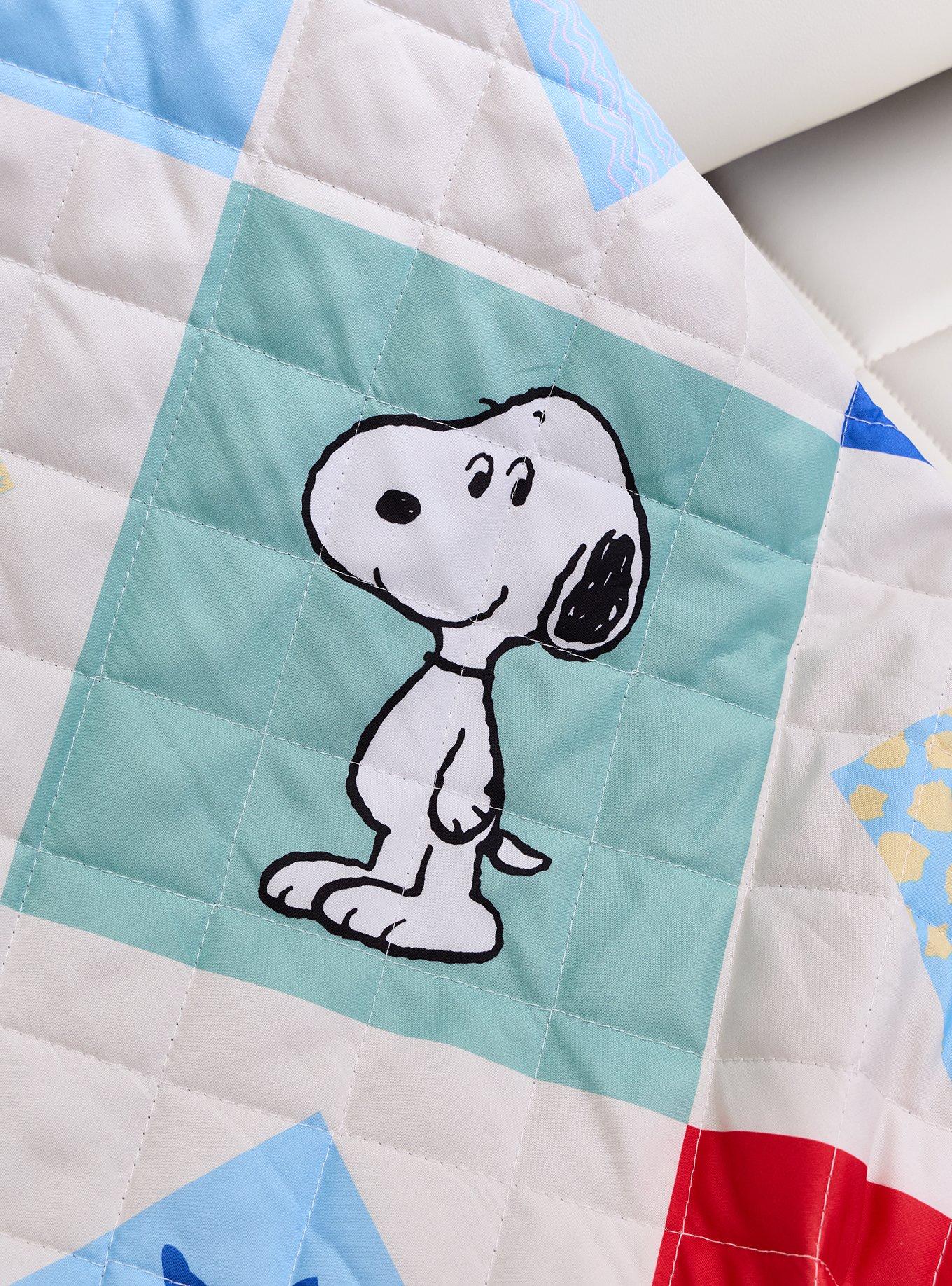 Peanuts Retro Reversible Quilted Blanket &mdash; BoxLunch Exclusive, , alternate - view 4