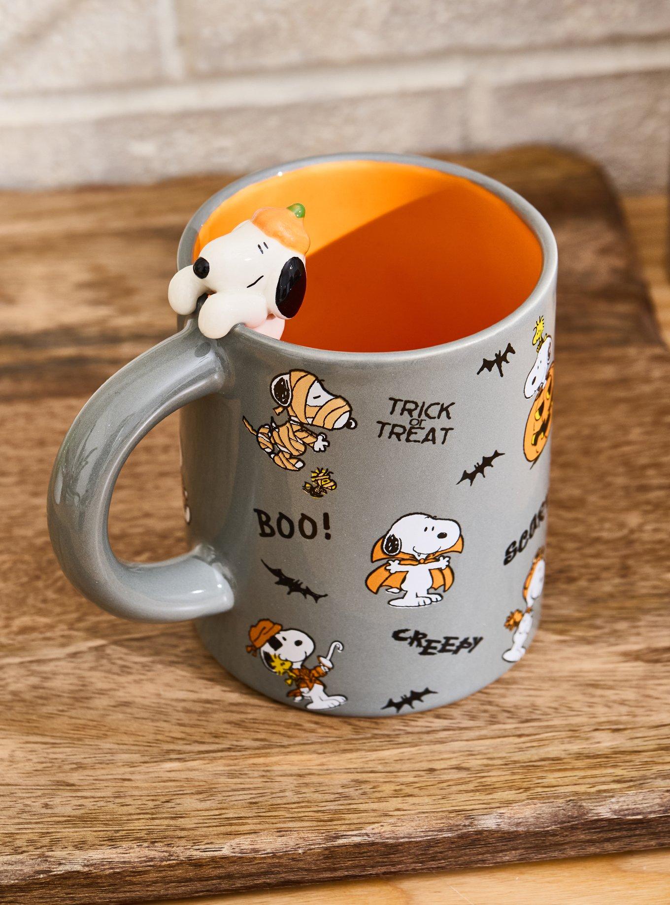 Peanuts Snoopy Halloween Costumes Mug with Snoopy Charm