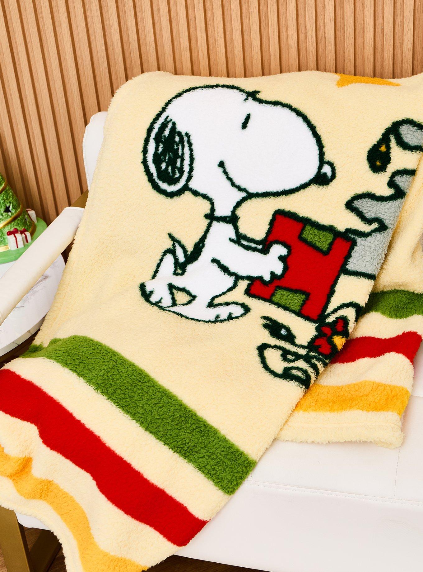 Peanuts Snoopy & Charlie Brown Holiday Sherpa Throw Blanket - BoxLunch Exclusive, , alternate - view 3