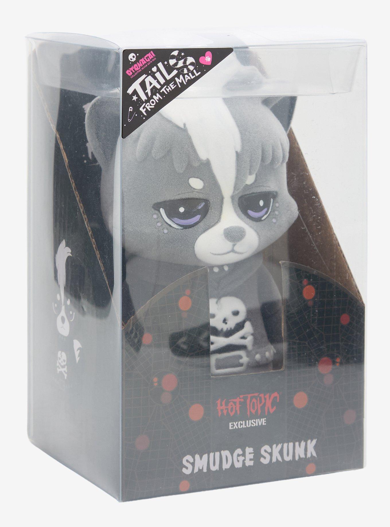 Otonagai Tails From The Mall Smudge Skunk Figure Hot Topic Exclusive, , alternate - view 4