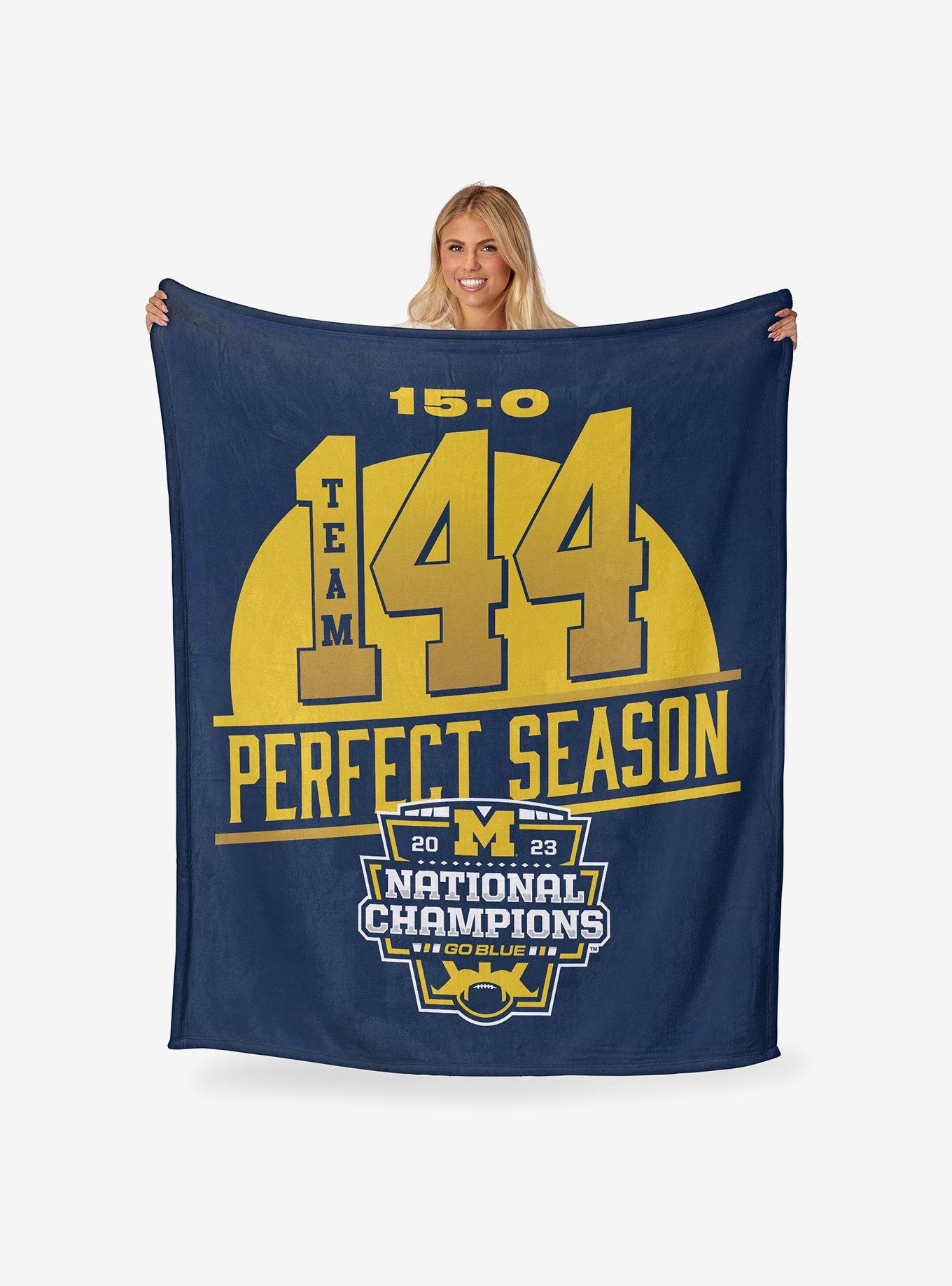 NCAA 2023 FBC Fissure Michigan Silk Touch Throw Blanket, , hi-res