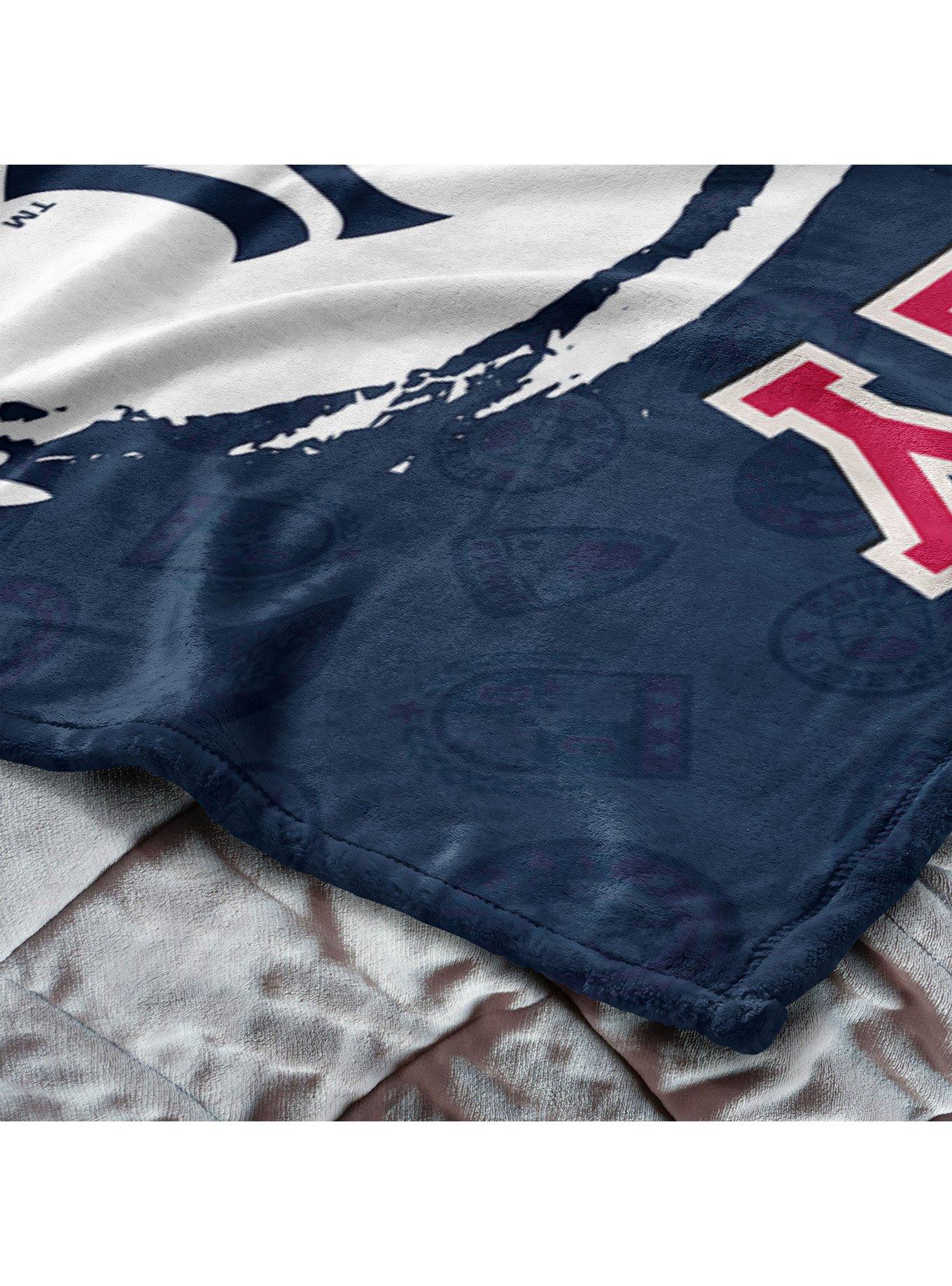 MLB New York Yankees Disney Mickey Mouse Baller Navy Silk Touch Throw Blanket, , alternate - view 5