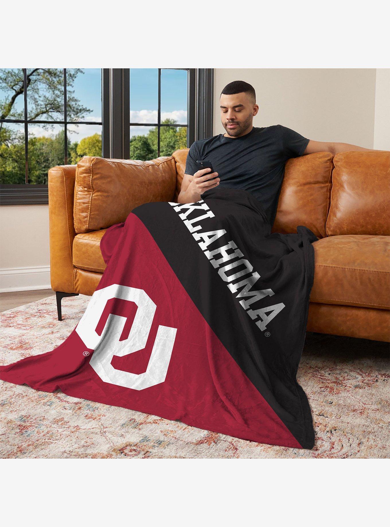 NCAA Oklahoma Sooners Halftone Silk Touch Throw Blanket, , alternate - view 3