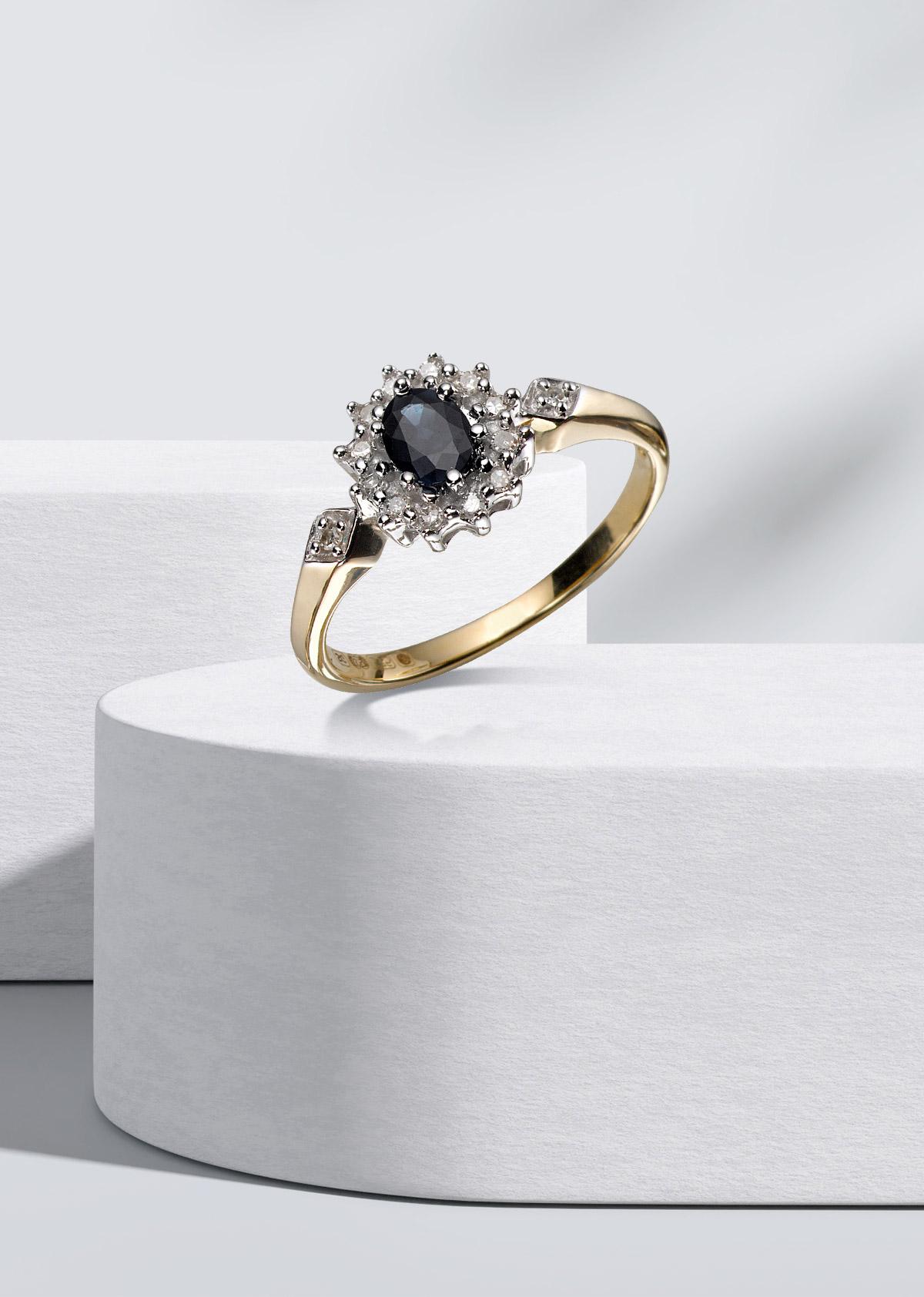 Sapphire and diamond gold ring