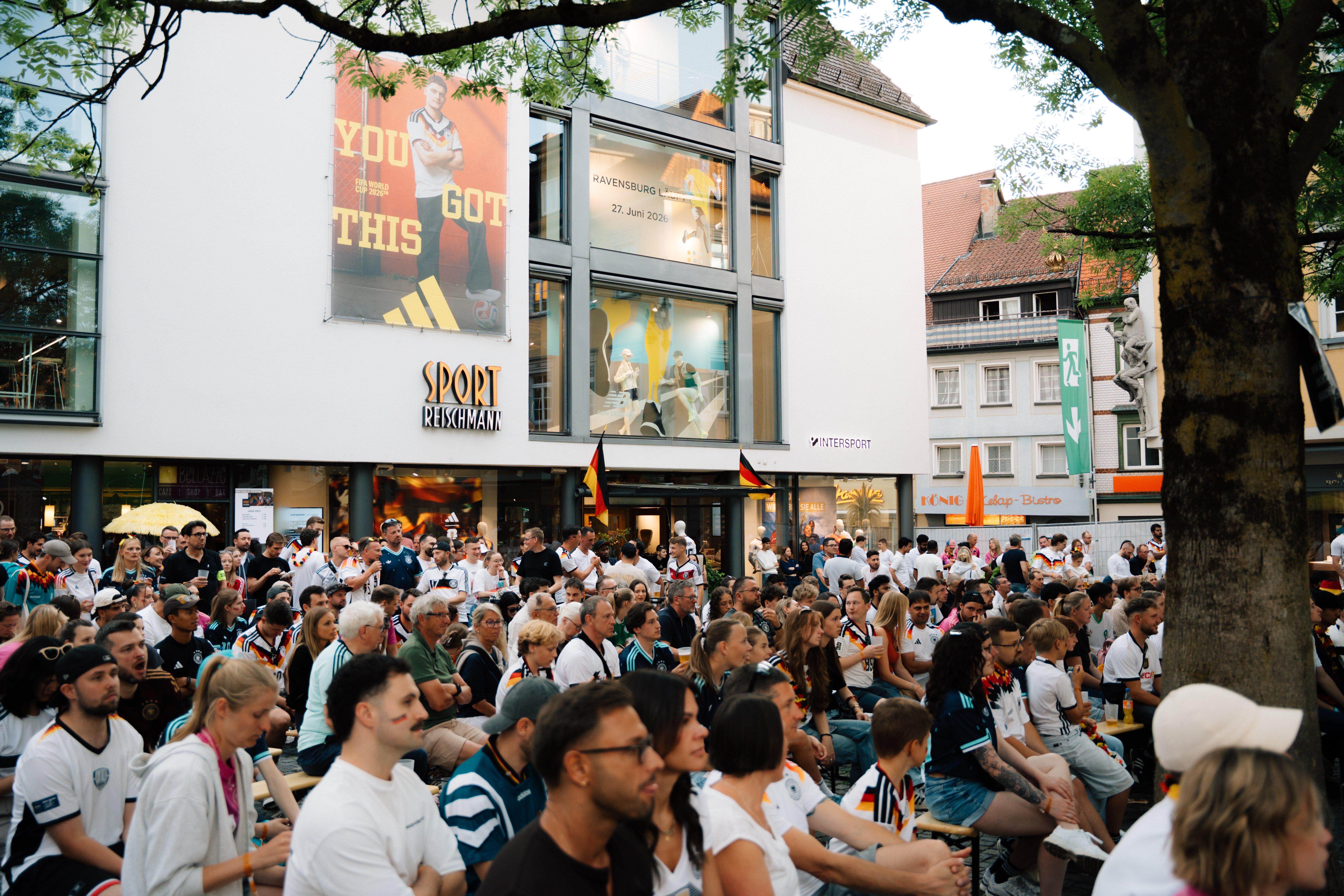 Public Viewing & Events in den Flagship-Stores