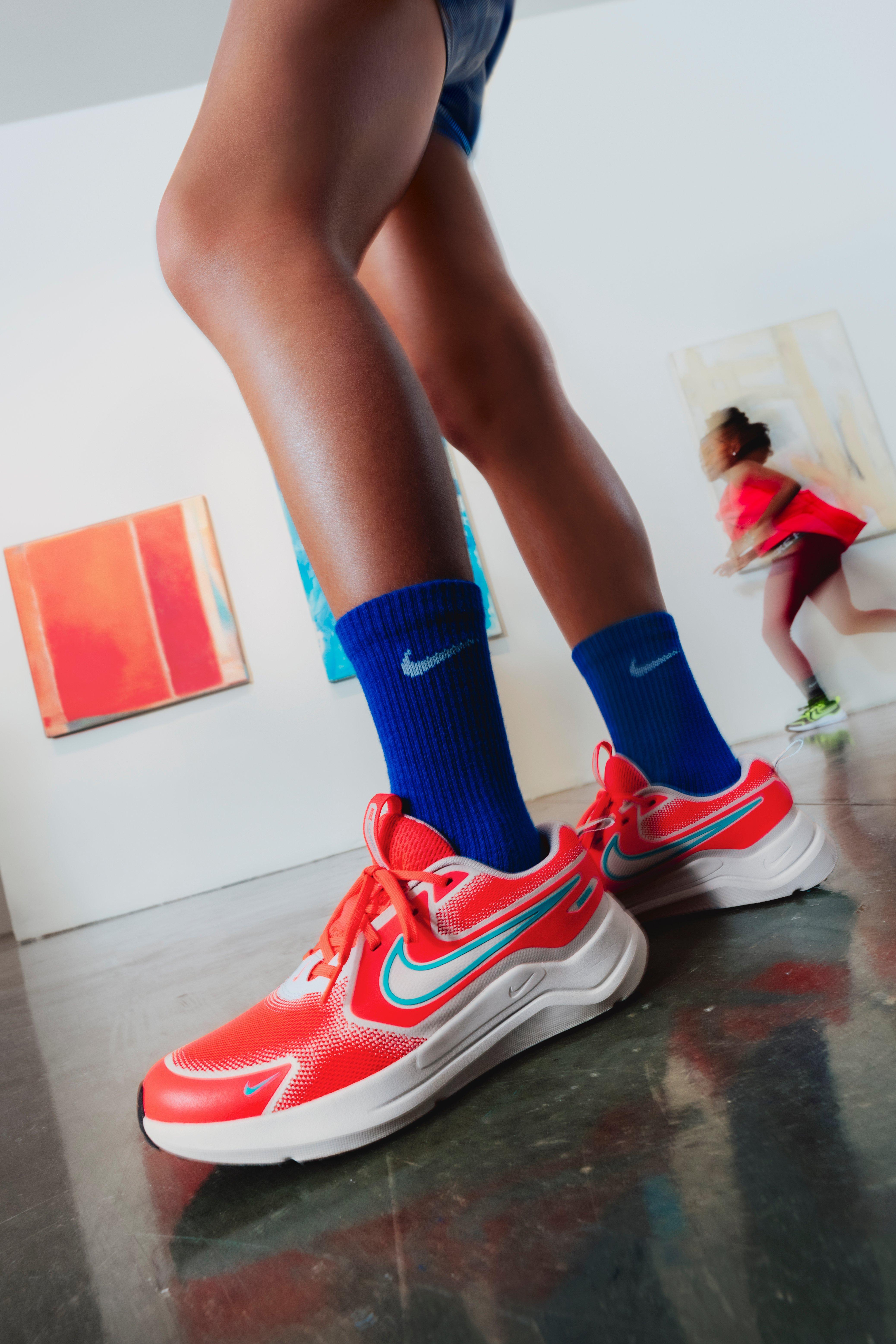 Nike Kinder Laufschuhe bei INTERSPORT shoppen