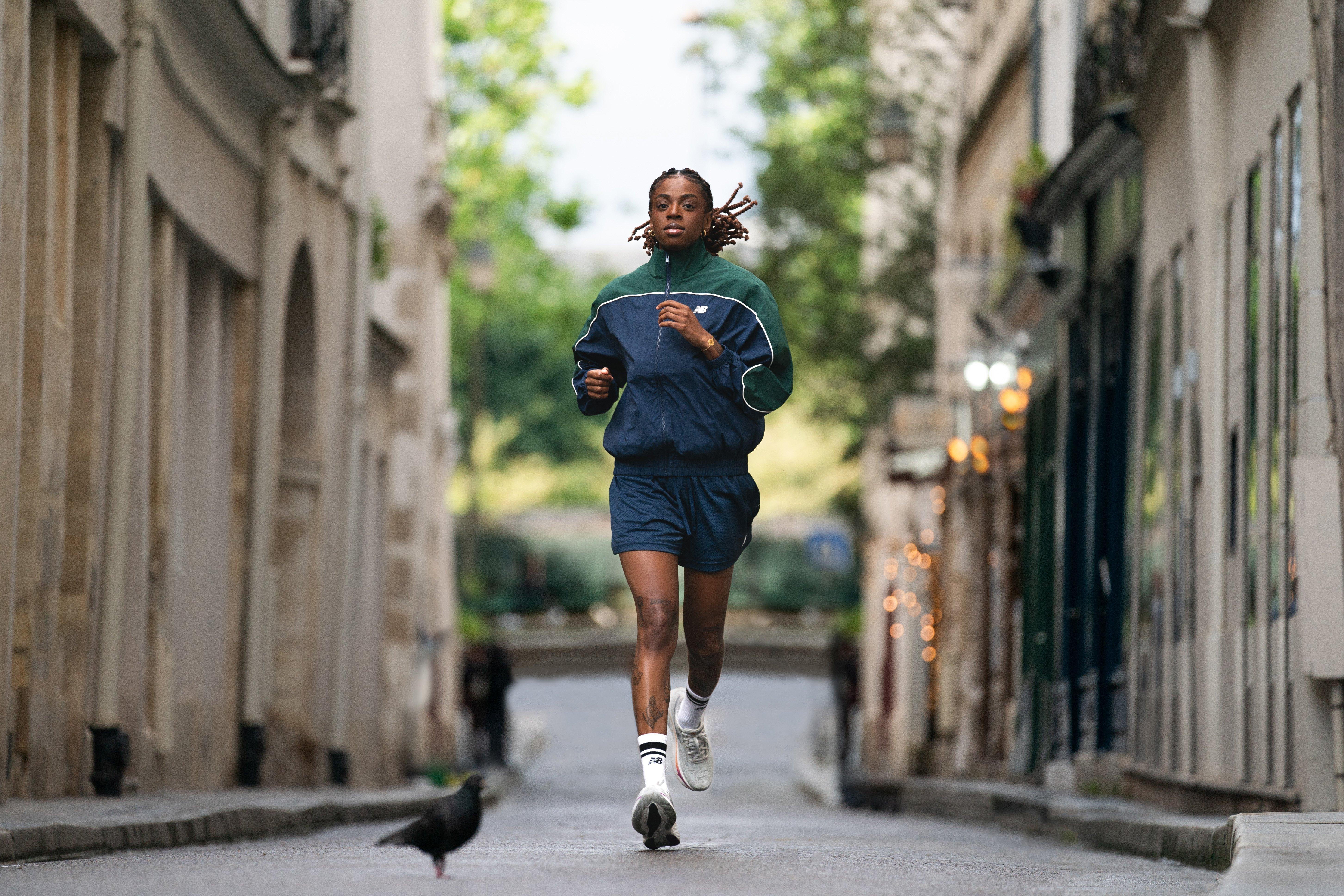 Einmal Sport. INTERSPORT. Sportartikel zu Running, Outdoor, Sportstyle & Fussball bei INTERSPORT shoppen