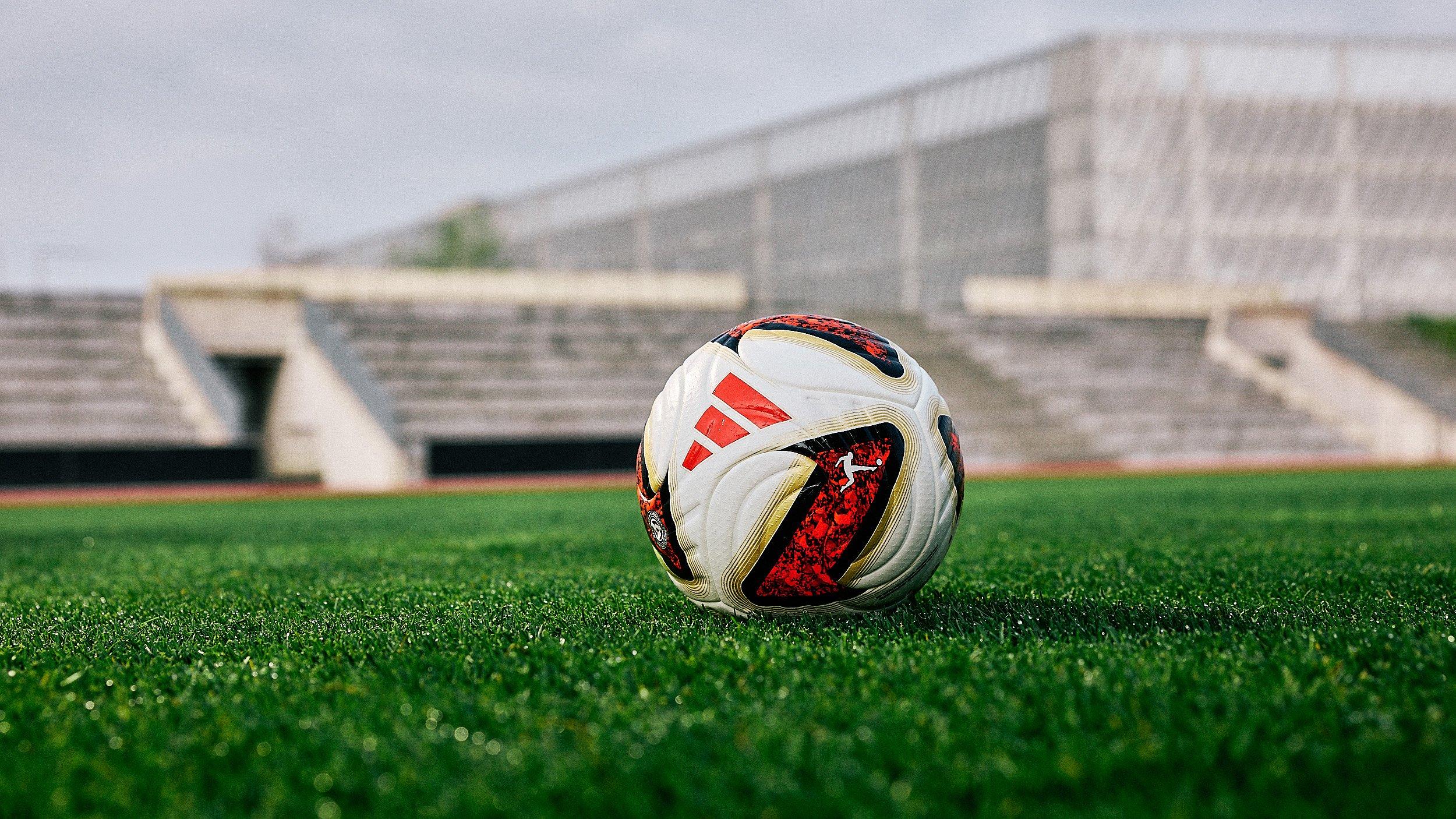 Präzision und Performance für höchste Ansprüche der adidas Torfabrik Pro Ball