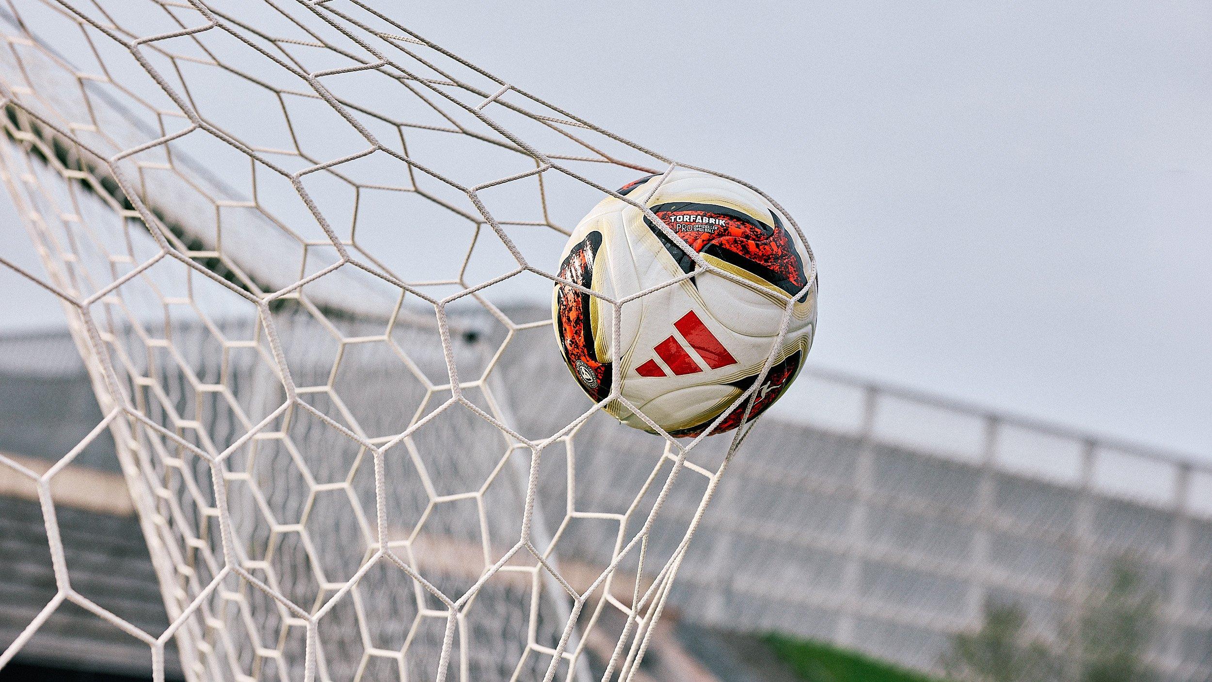 Adidas DFL Fussball