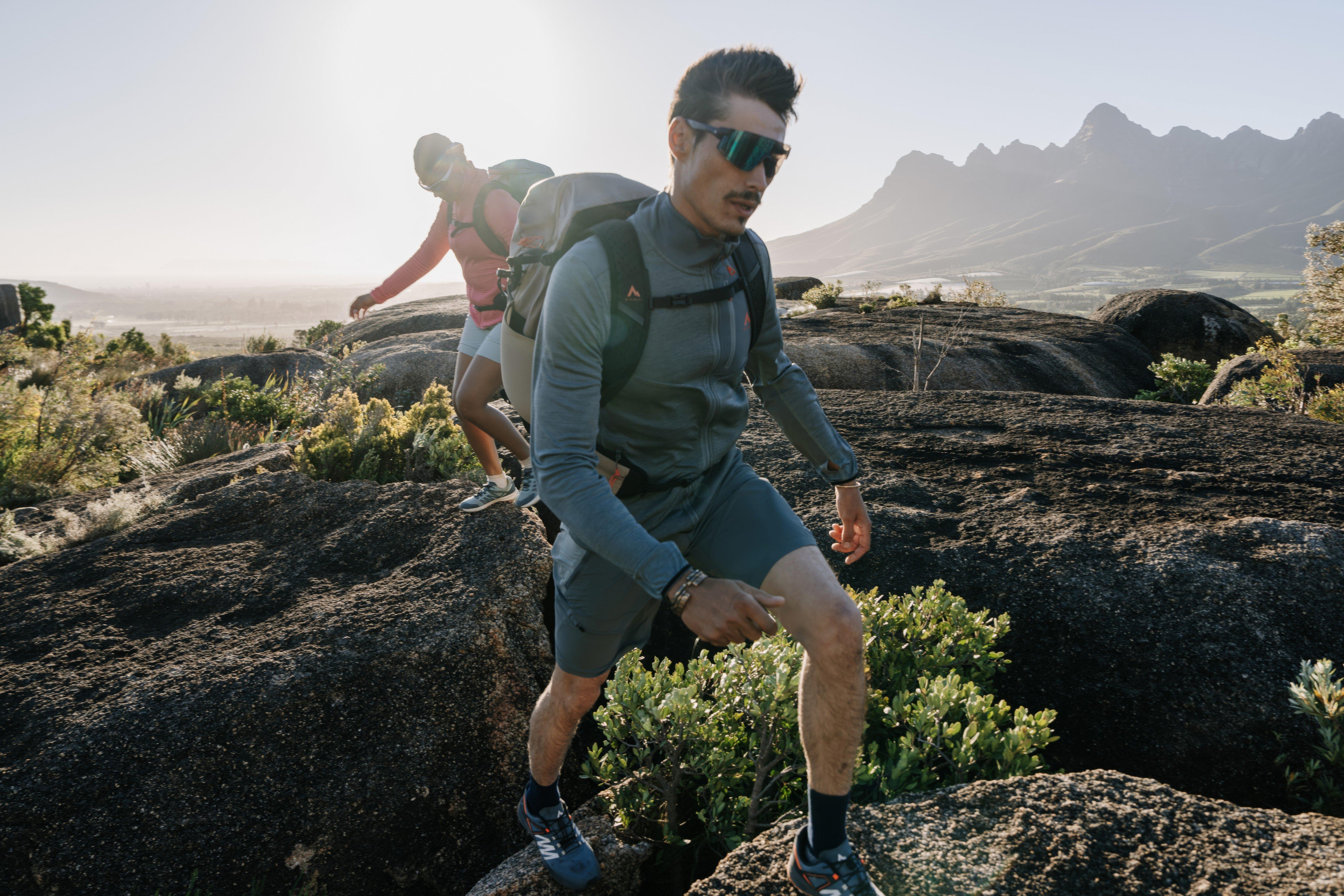 McKINLEY Outdoorbekleidung, Schuhe & Ausrüstung bei INTERSPORT entdecken