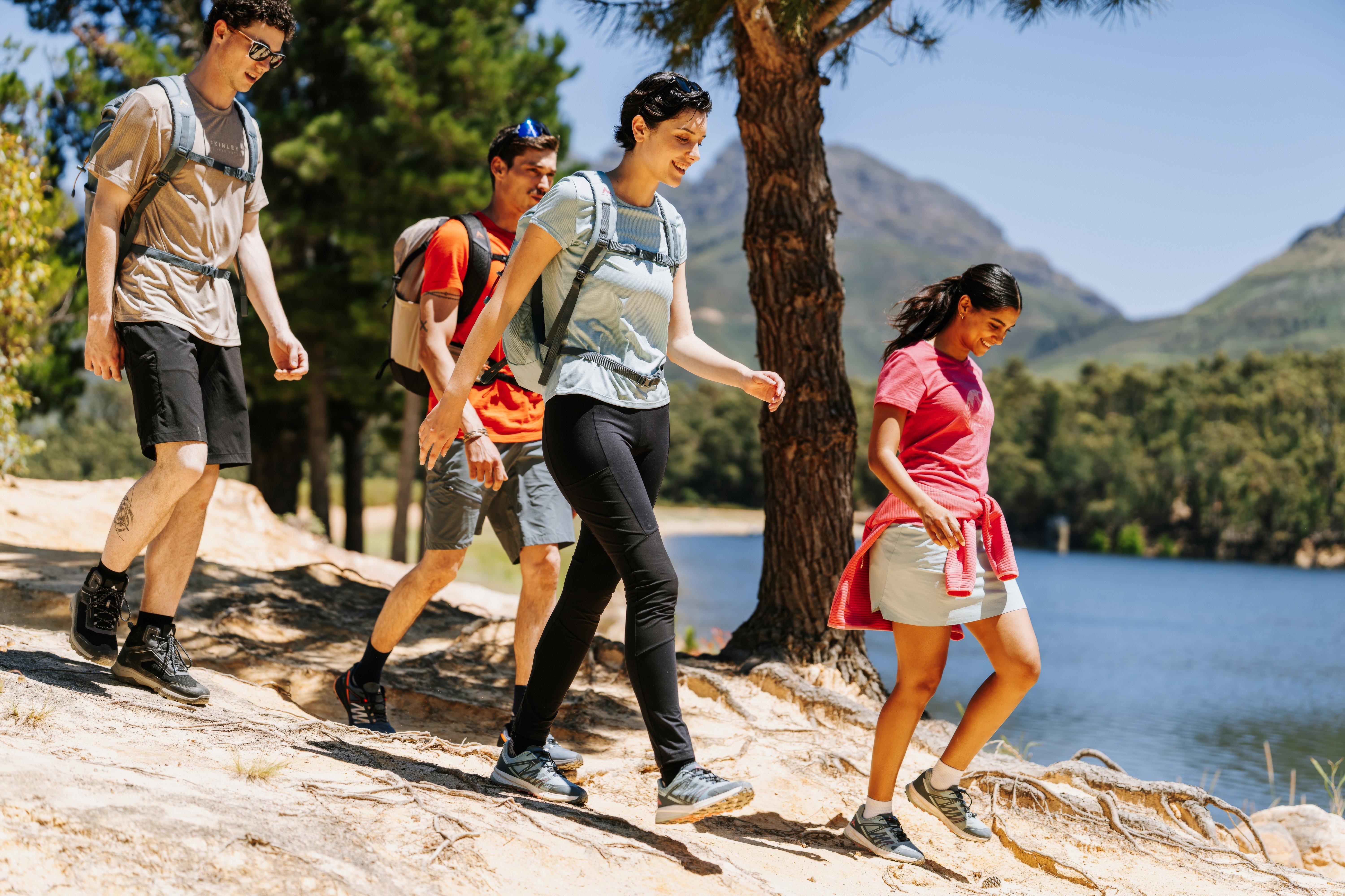 McKINLEY Wanderbekleidung und Ausrüstung für Herren, Damen und Kinder bei INTERSPORT shoppen